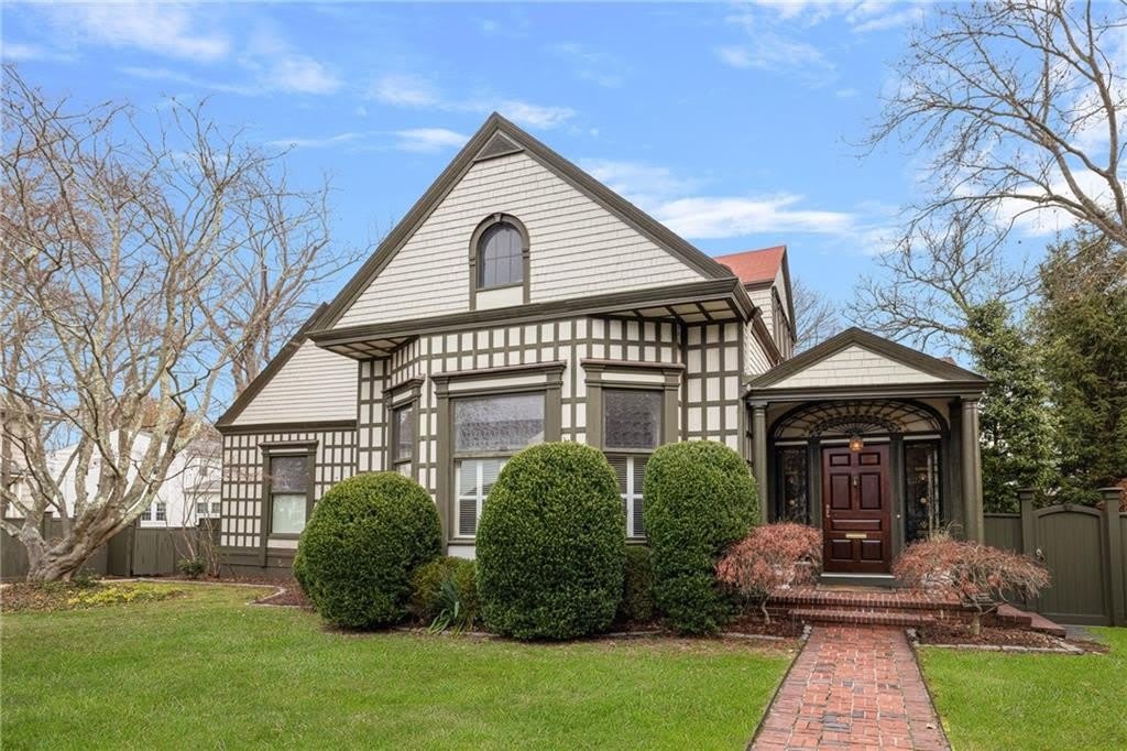 4 Hunter Avenue – photo 1