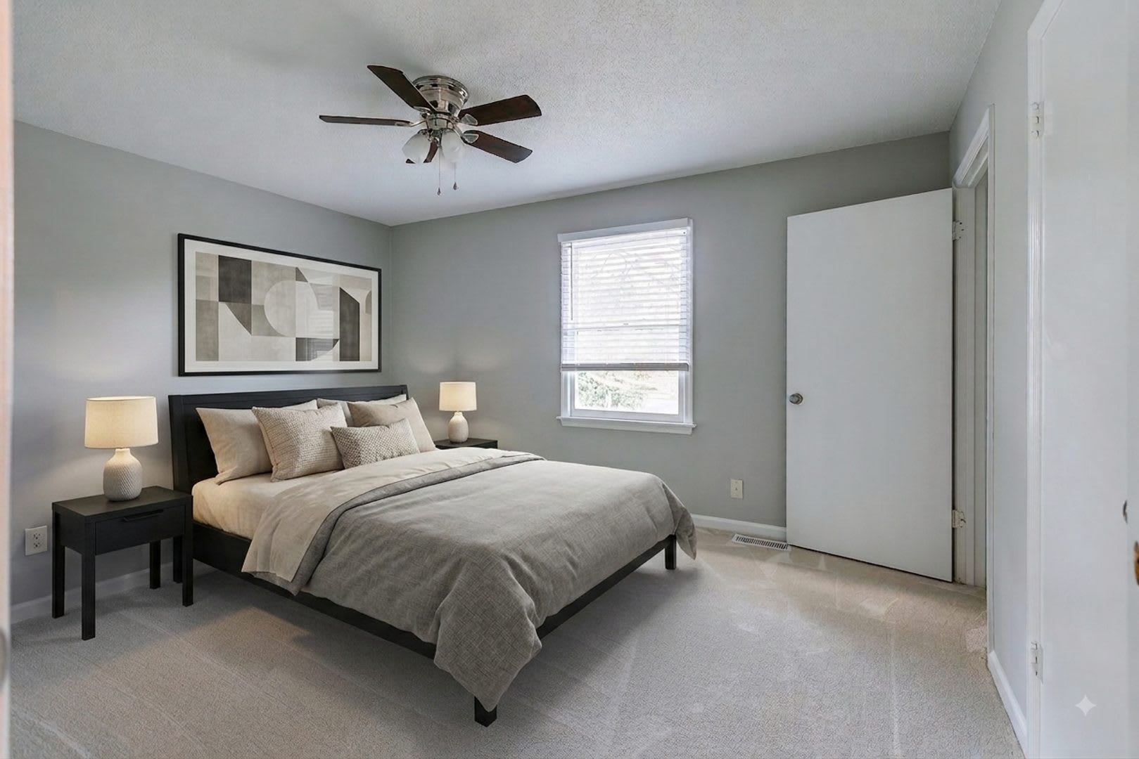 Beautifully Renovated Two Bedroom Duplex – Close to Downtown! – photo 5