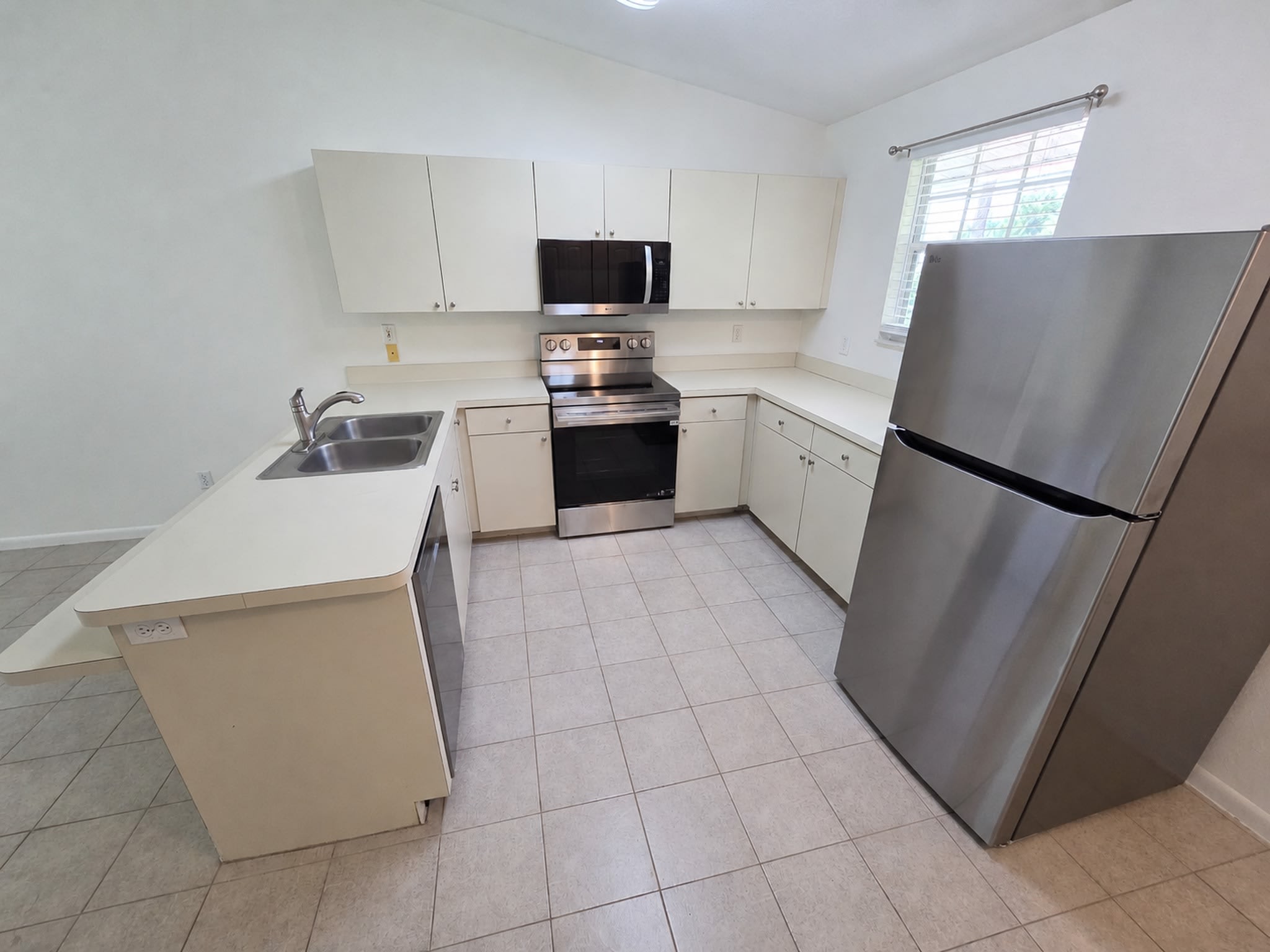 9013 San Carlos Boulevard – photo 3