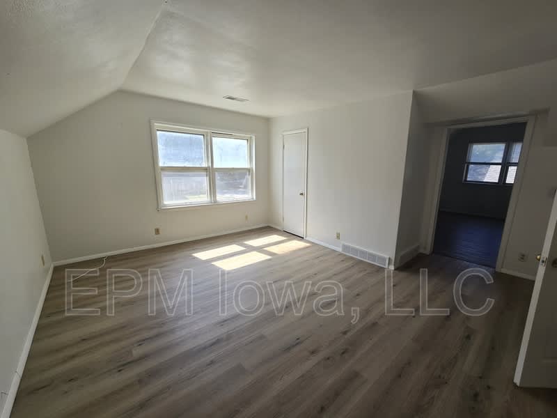 1125 1/2 Mulberry Street – photo 5