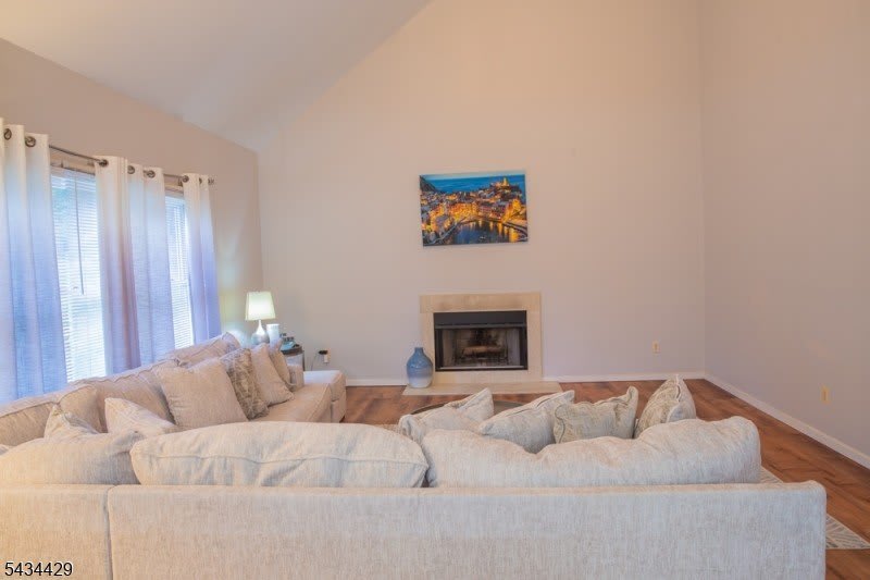4 Lewis Hollow Rd – photo 4