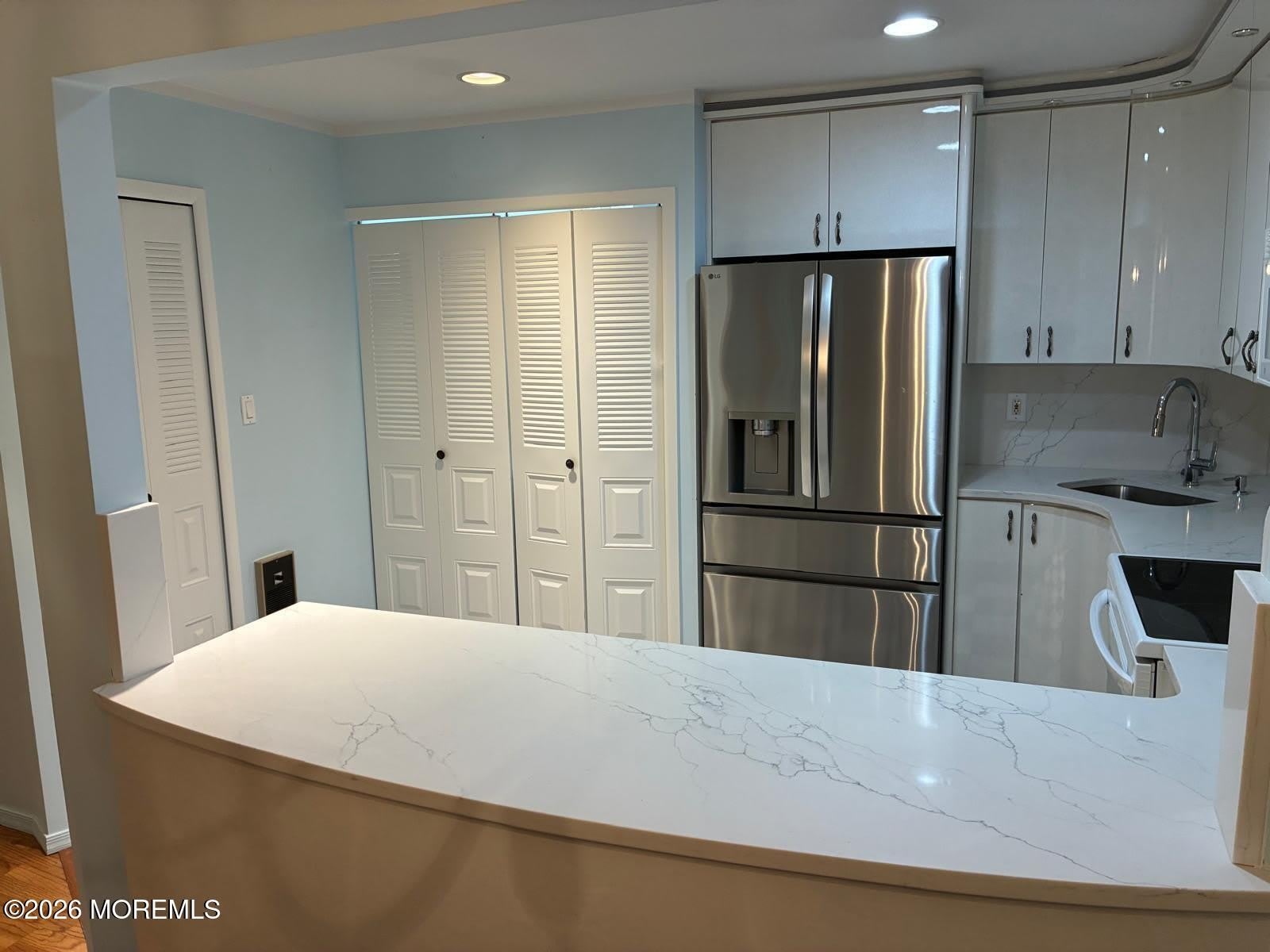 131 Amberly Drive – photo 3