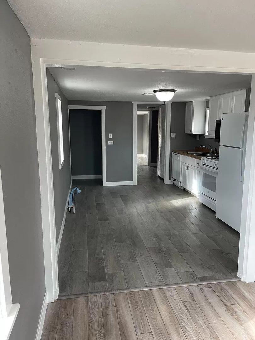 Spacious Railroad Style 1 Bed 1 Bath Home In Denver Co Available 8 21 26 – photo 5