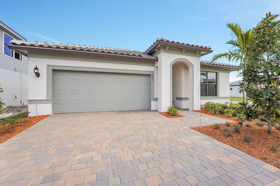 845 Southeast Courances Drive – photo 3