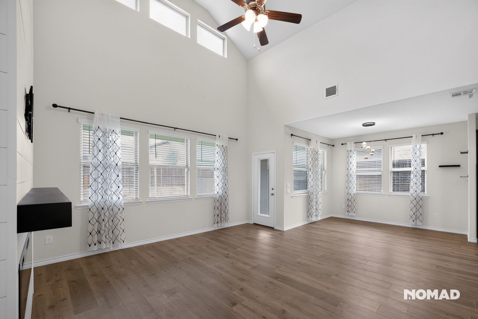 Beautiful 2023-Built Home in Highly Rated Melissa ISD – EV Charger Included! – photo 4
