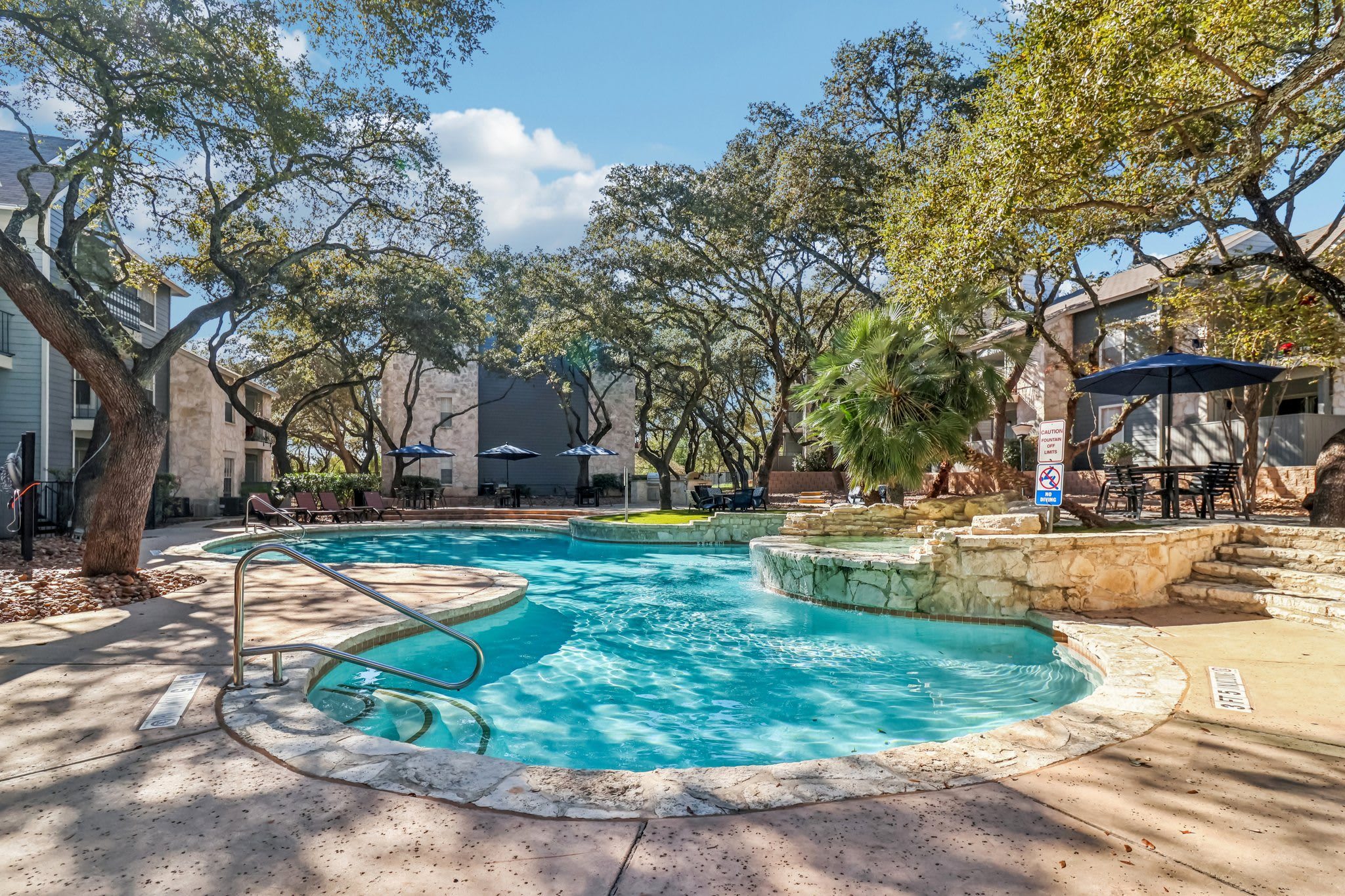 Rock Canyon Apartments – photo 1