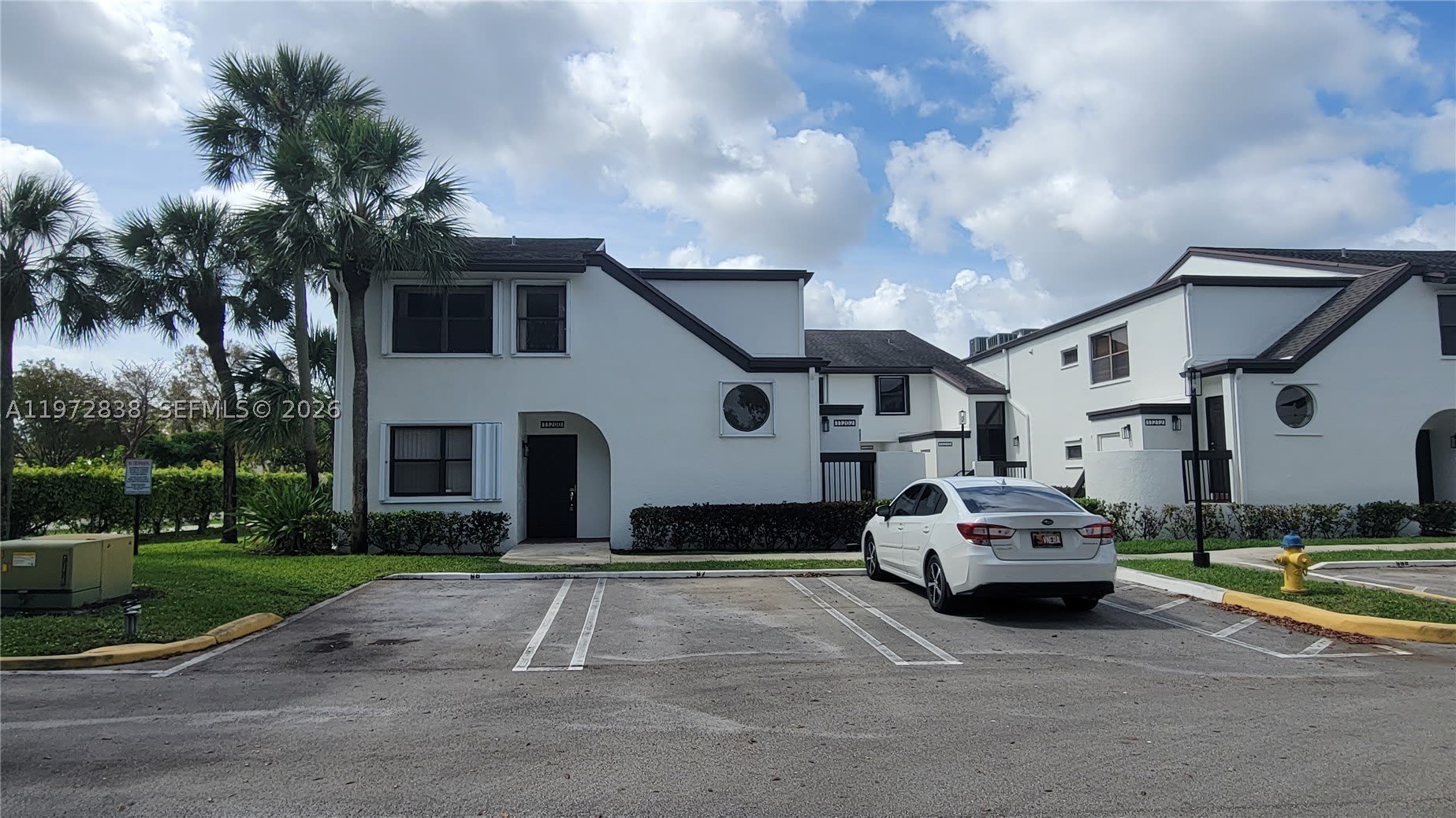 11202 Taft St – photo 3
