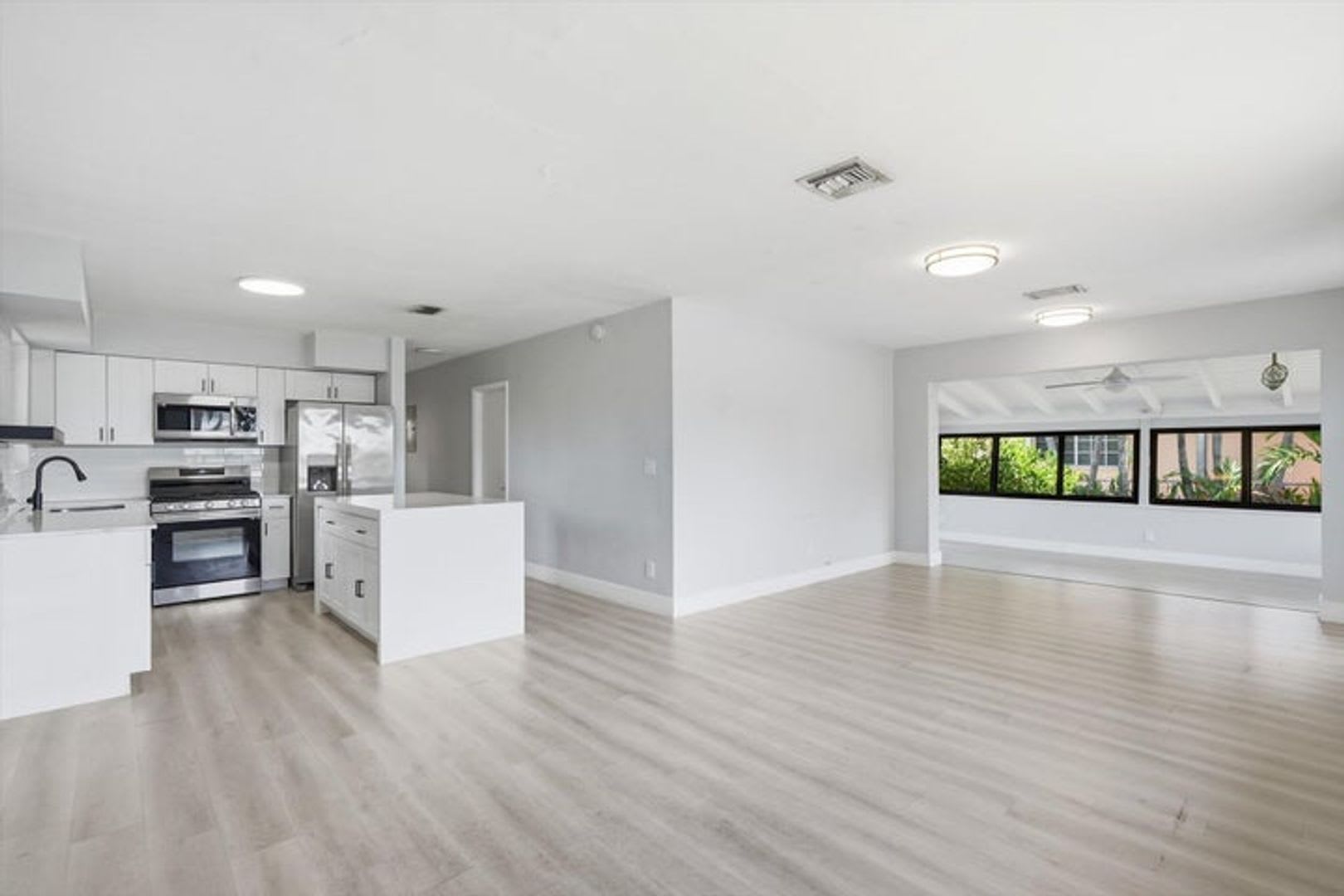 21341 NE 25th Court, Miami, FL 33180 – photo 5