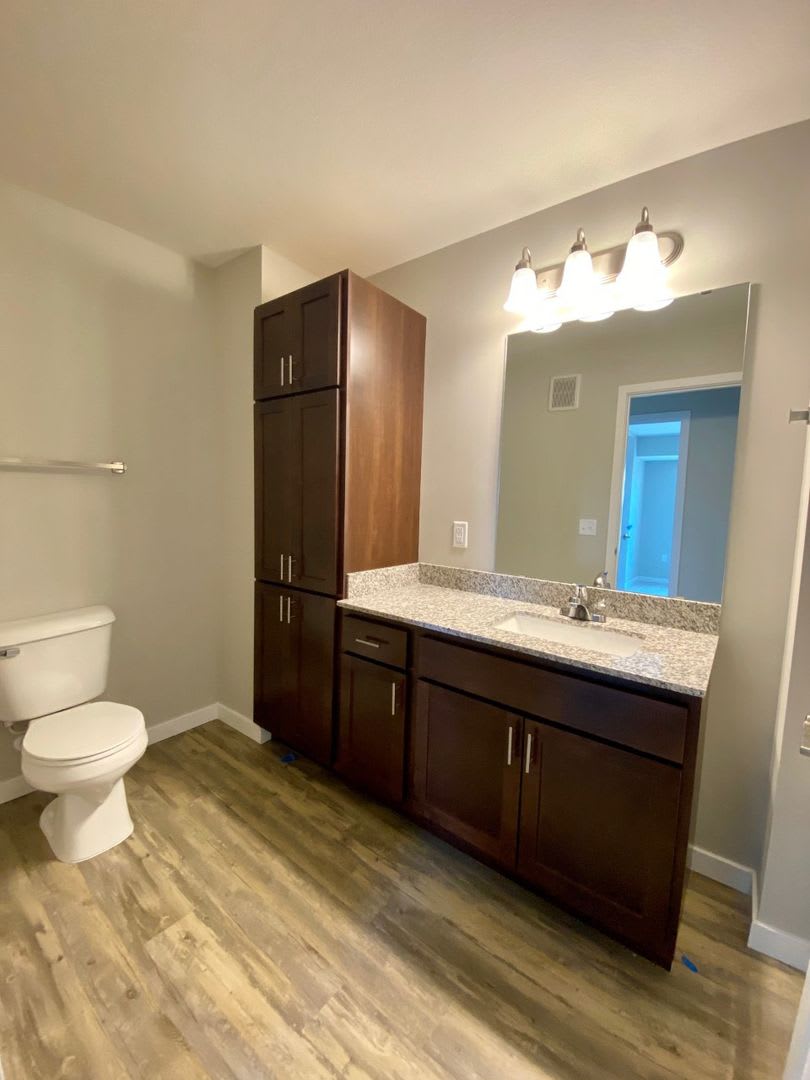 950 W 31st St – photo 4