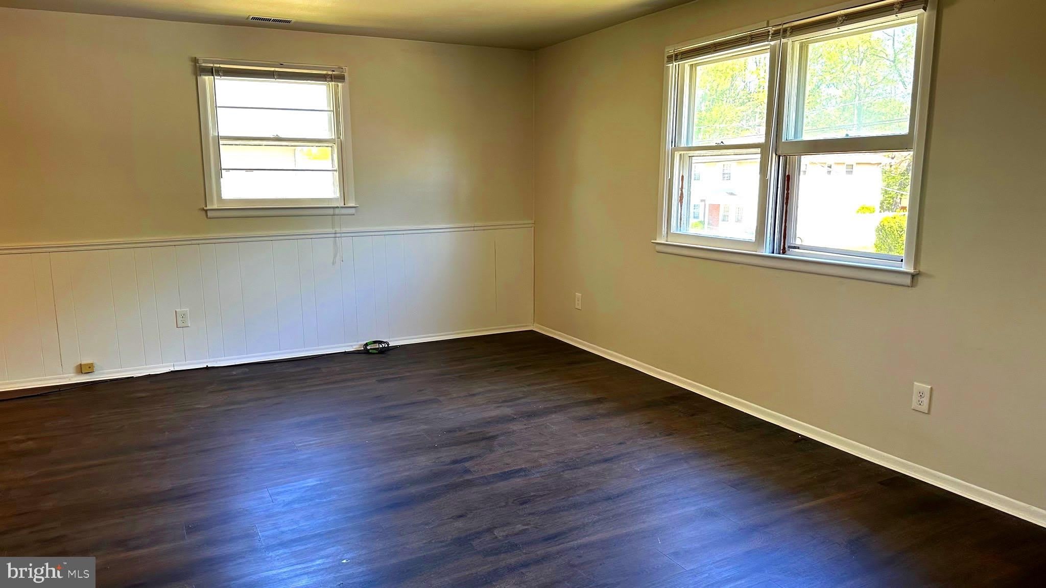 257 EVERGREEN Avenue – photo 4
