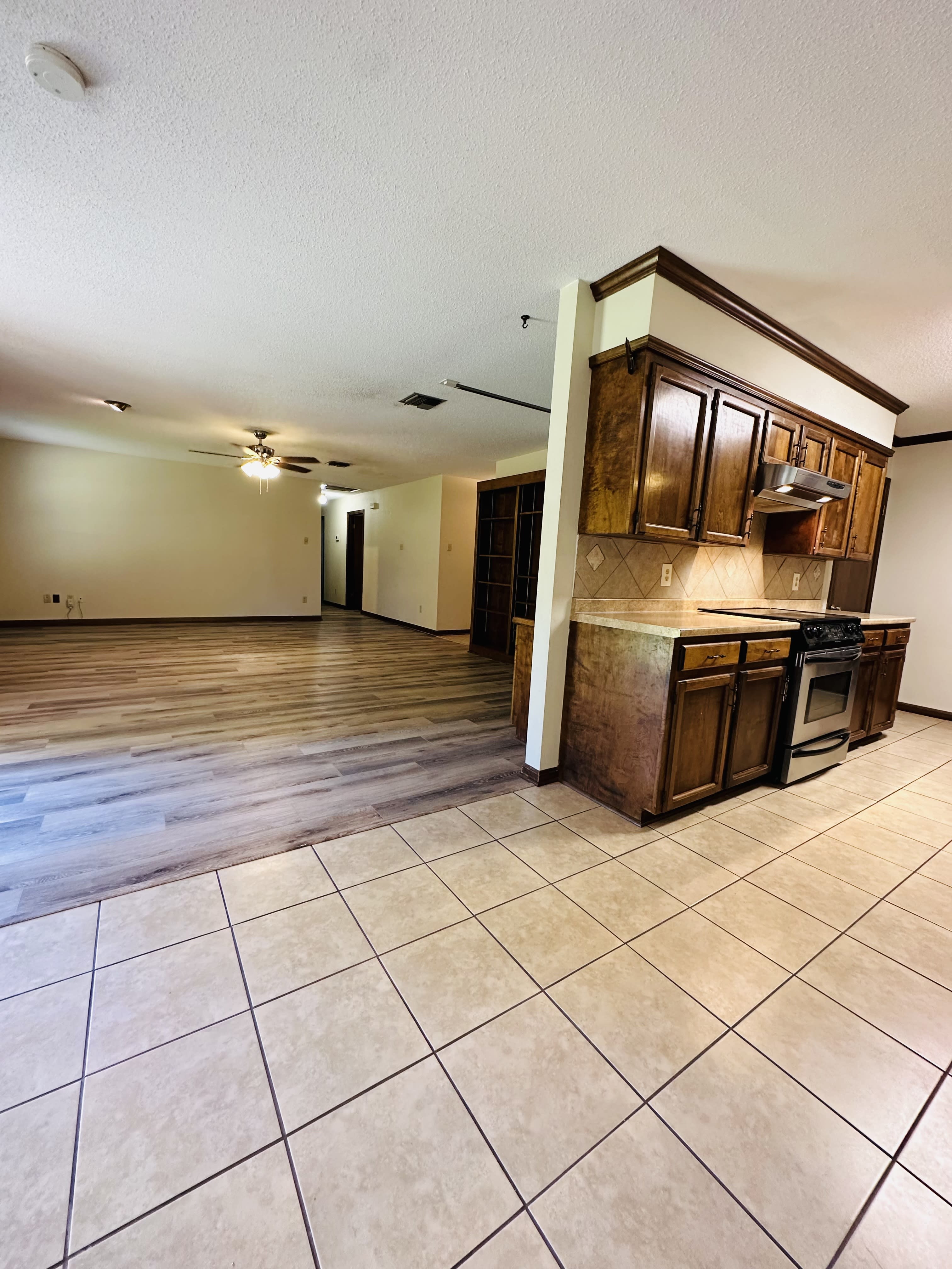 102 Cindy Dr – photo 3