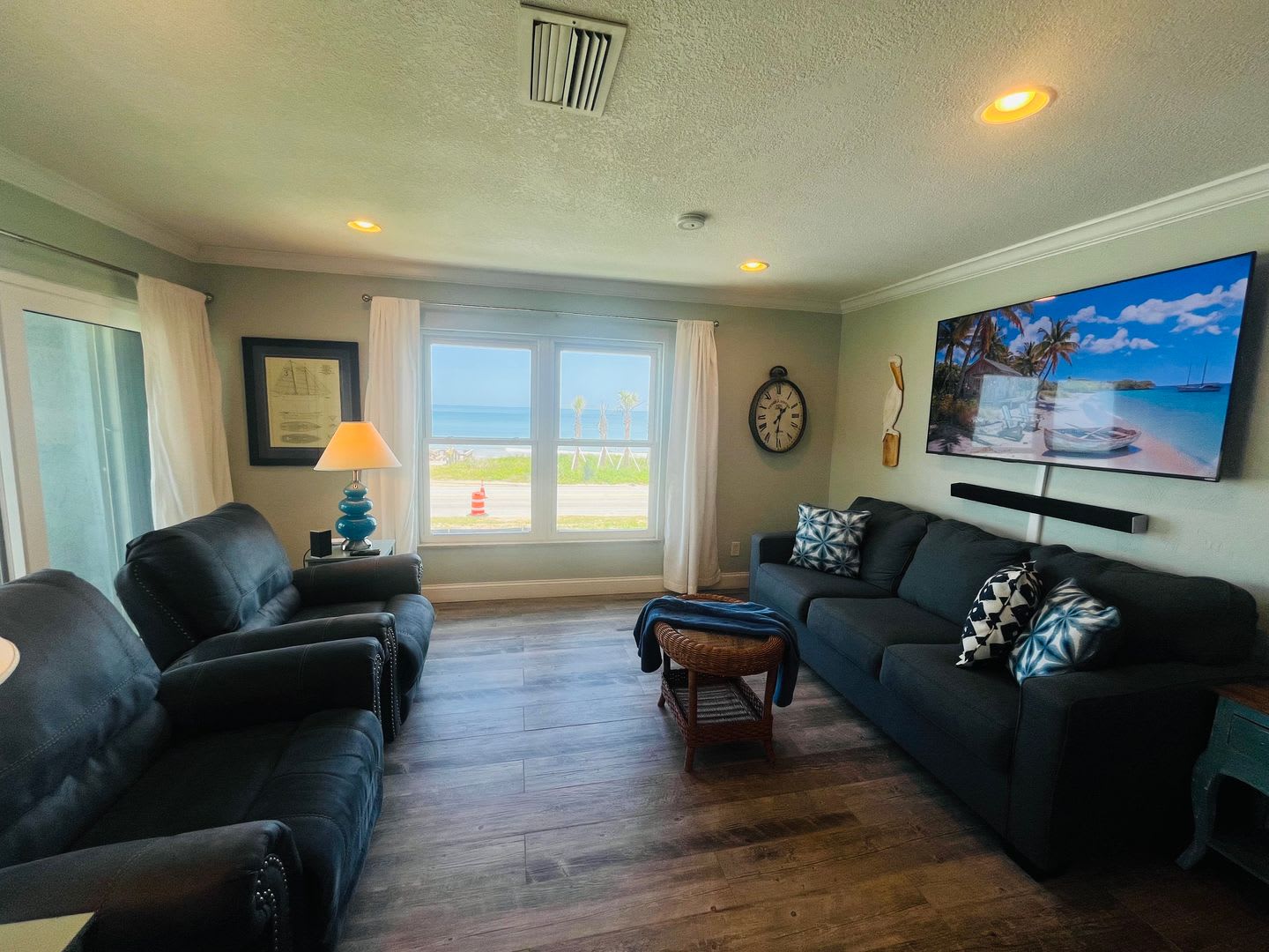 Beautiful Condo with Ocean Views – photo 2
