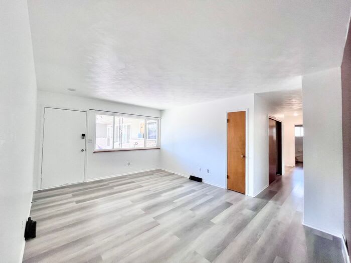 2428 Clearview Avenue – photo 5