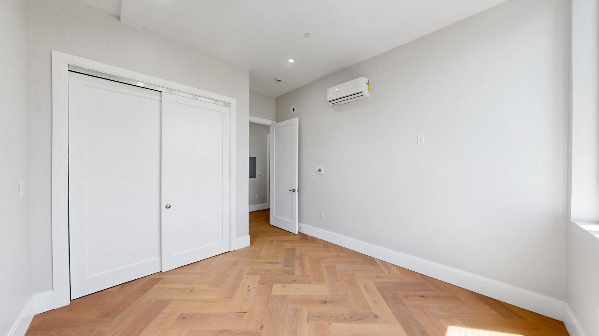 Spacious modern 2 bed in Newton available NOW! – photo 5
