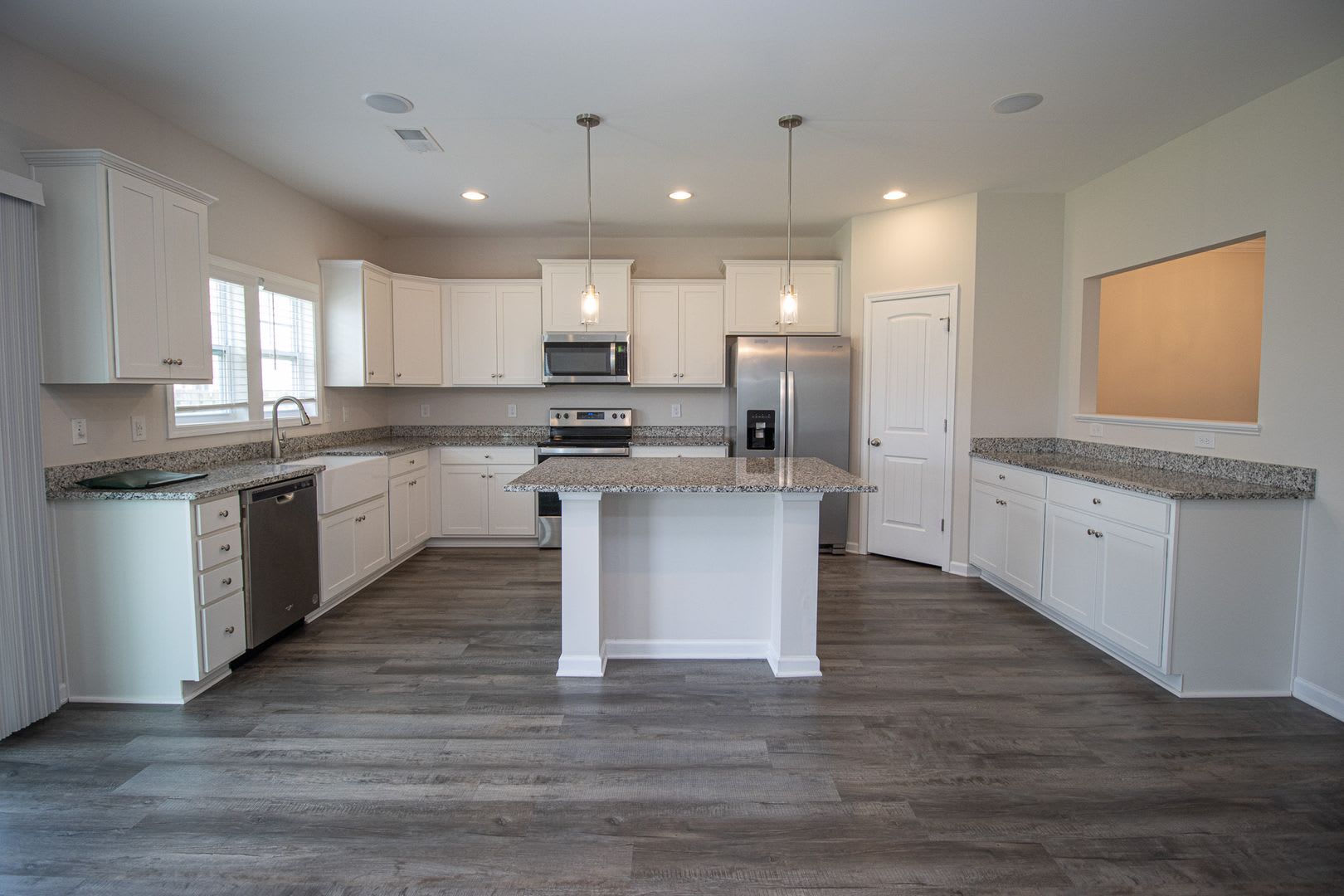 Pristine 4Br Home With Large Fenced Yard Loft Luxury Finishes In Highly Desirable Woodcreek Farms Neighborhood Just Reduced – photo 3
