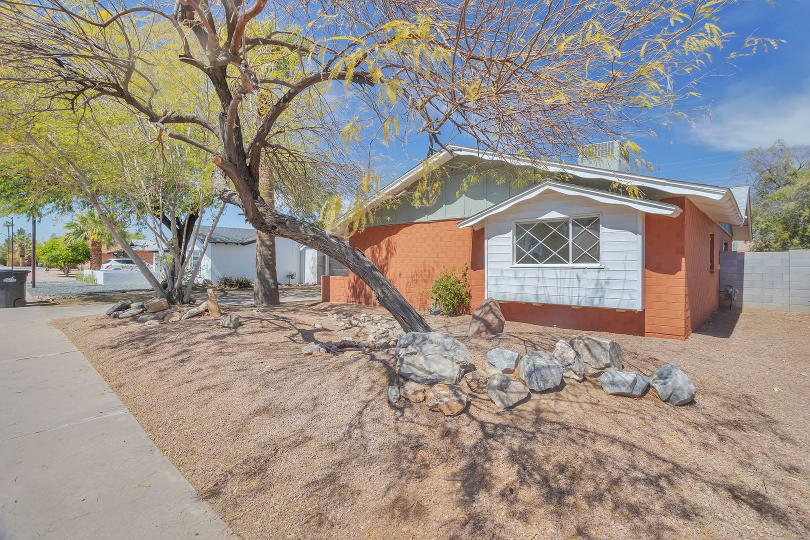 Spacious 3-bedroom, 3-bathroom home with an attached casita located in Scottsdale, AZ – photo 2
