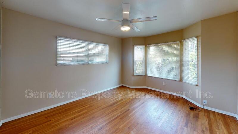 4947 63rd St – photo 4
