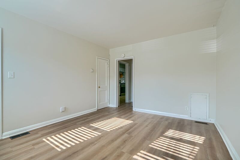 2976 Cornwall Rd – photo 4