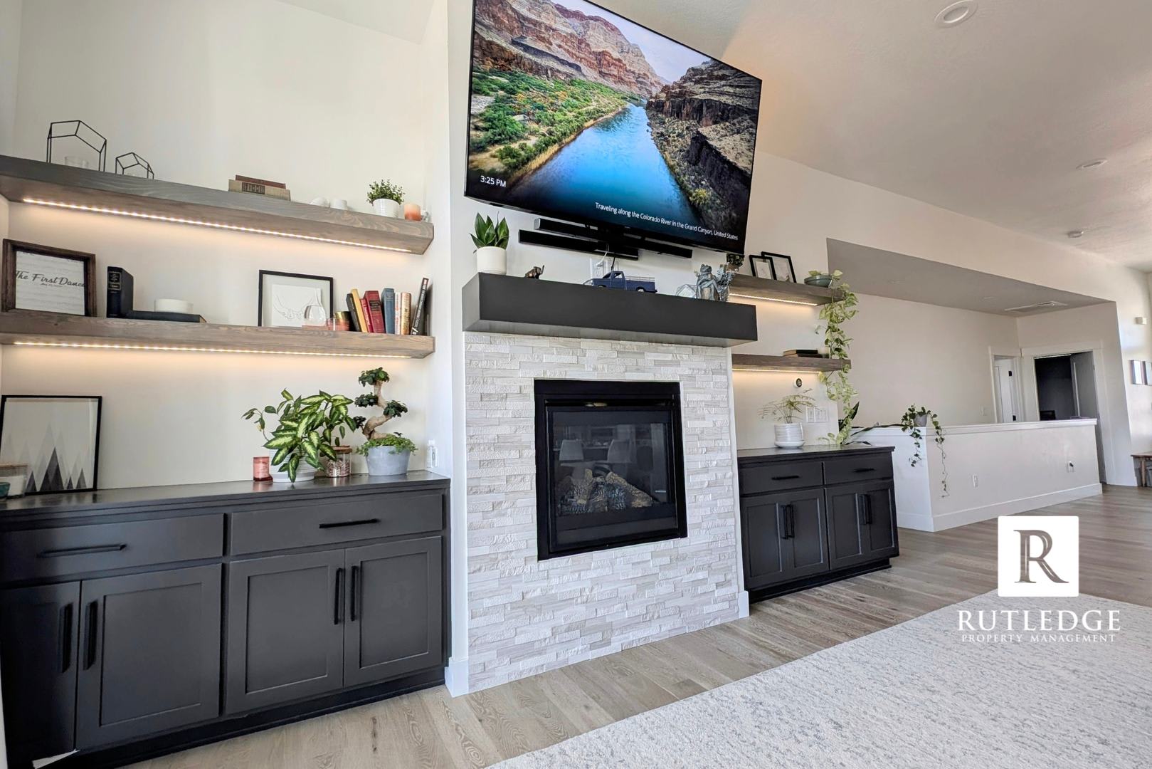 East Medford Cedar Links Living – photo 5