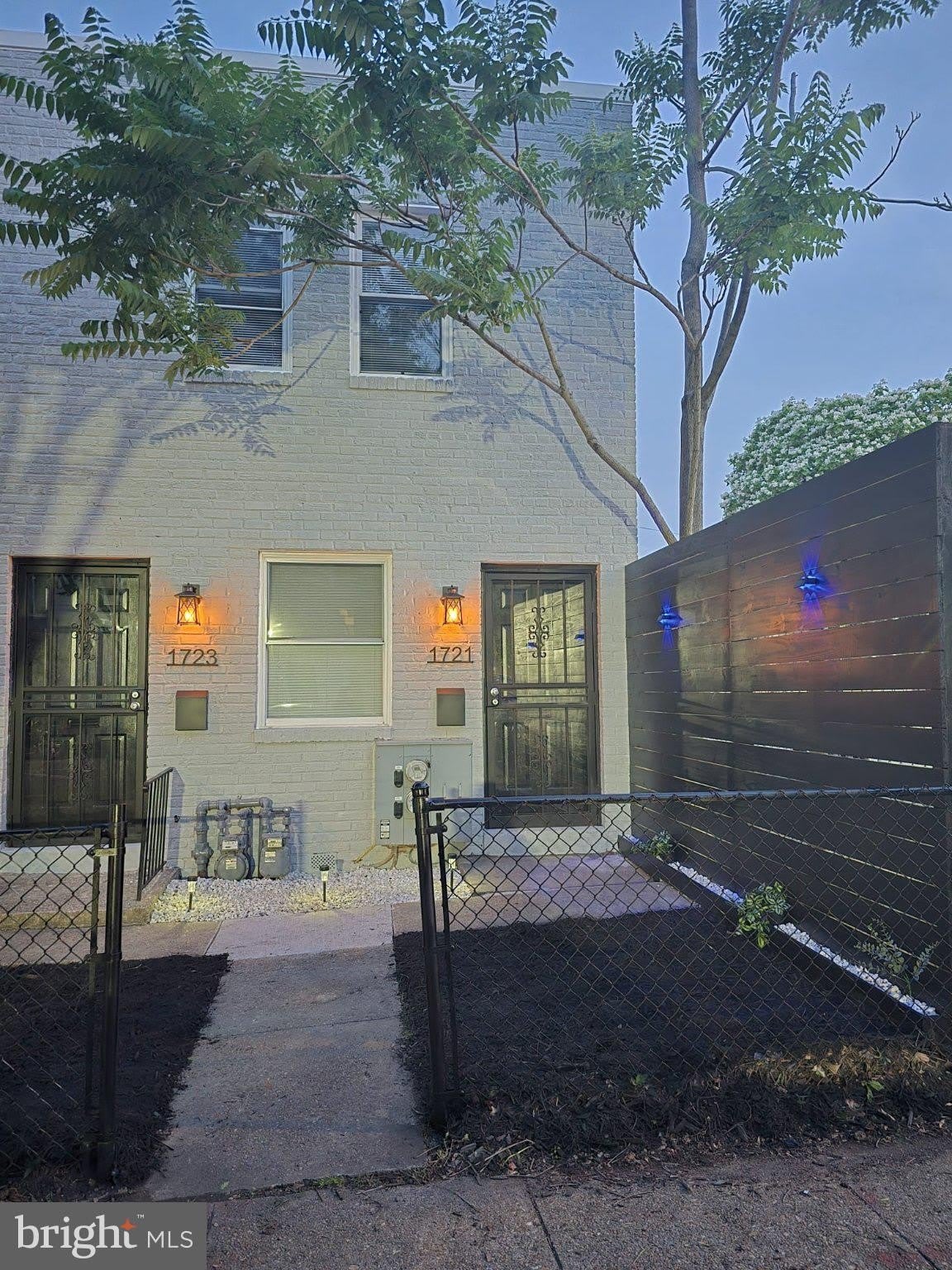 1723 Gales Place Ne – photo 2