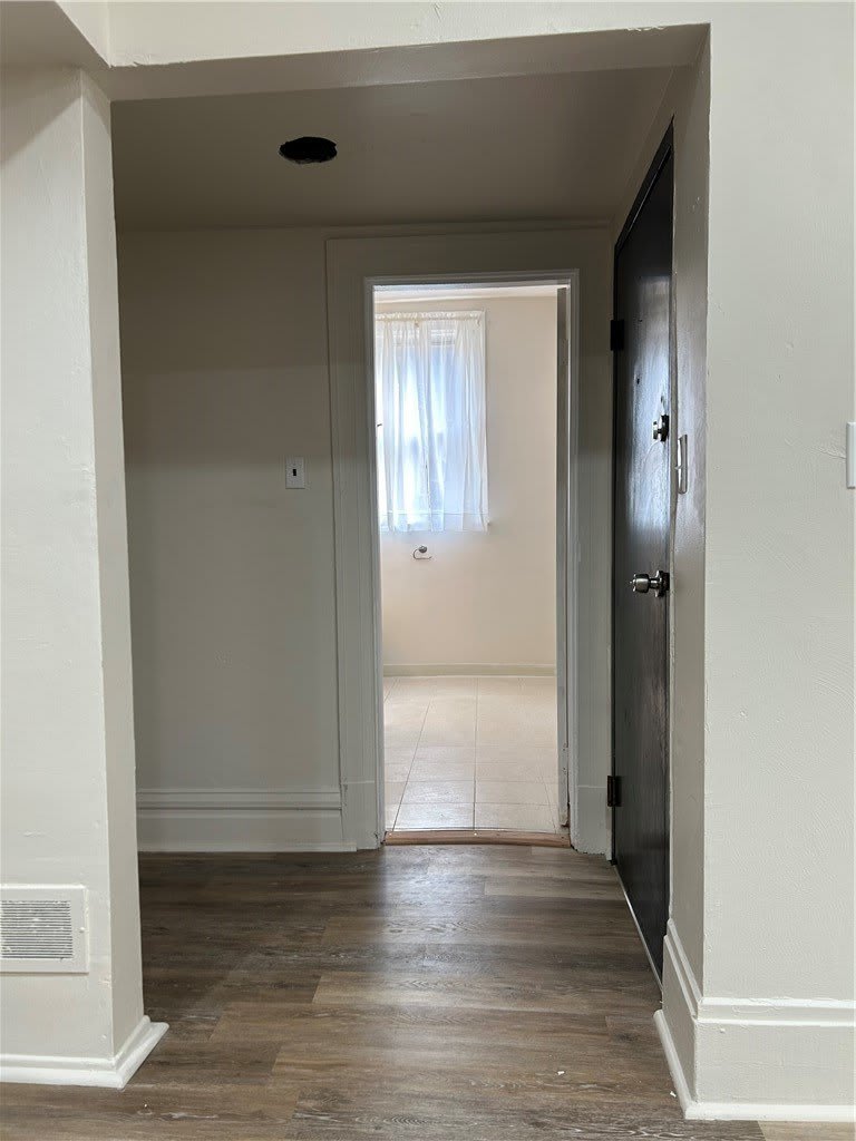 317 Stratford Ave – photo 2