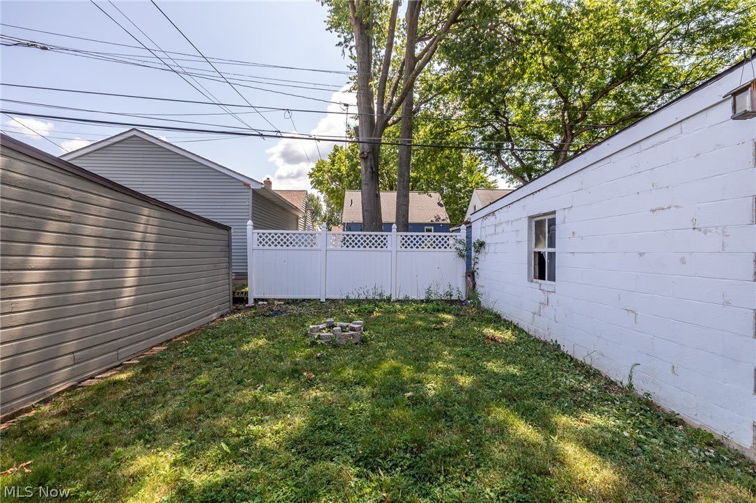 8221 Pelham Drive – photo 5