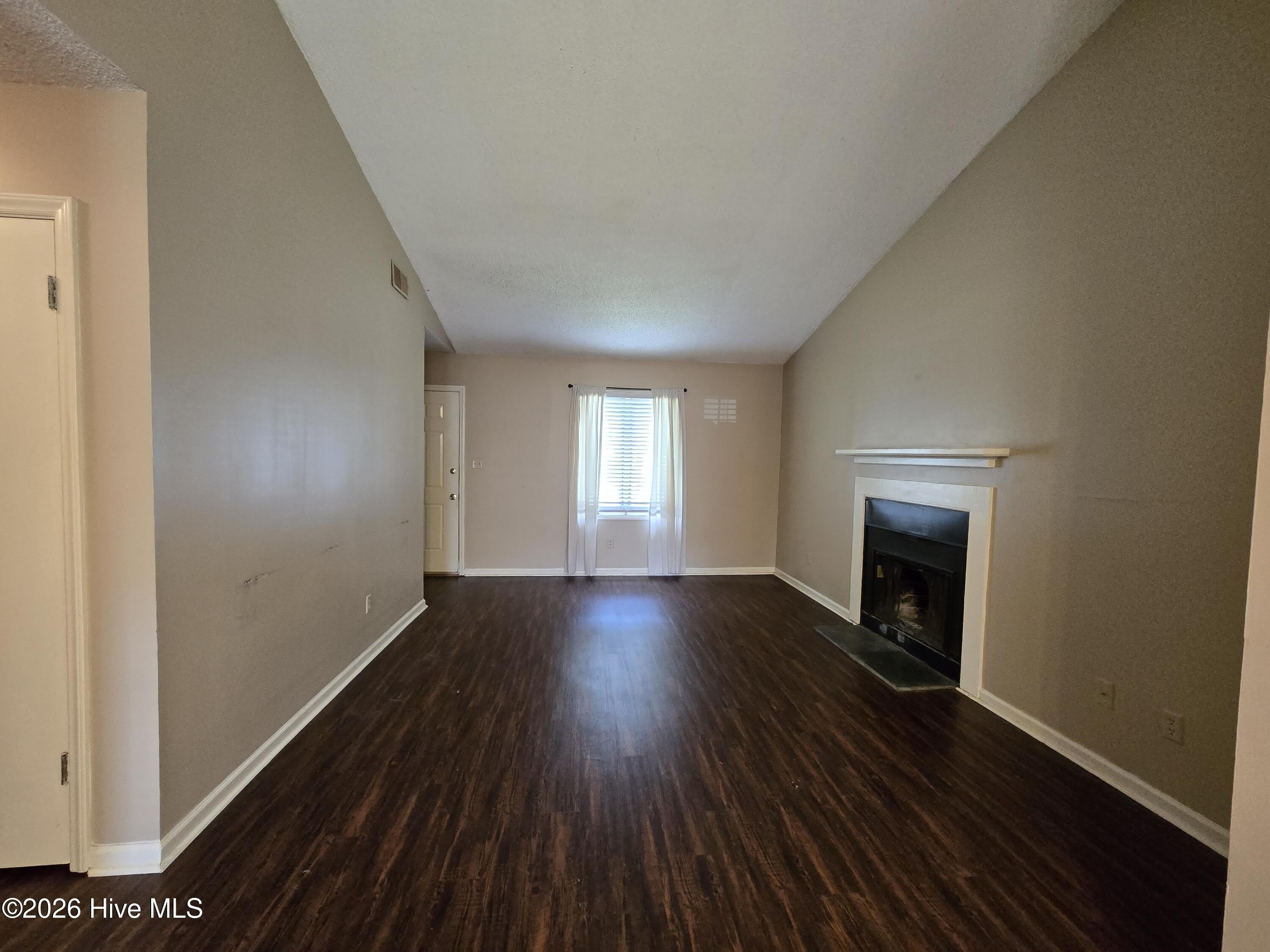1910 White Hollow Drive – photo 3