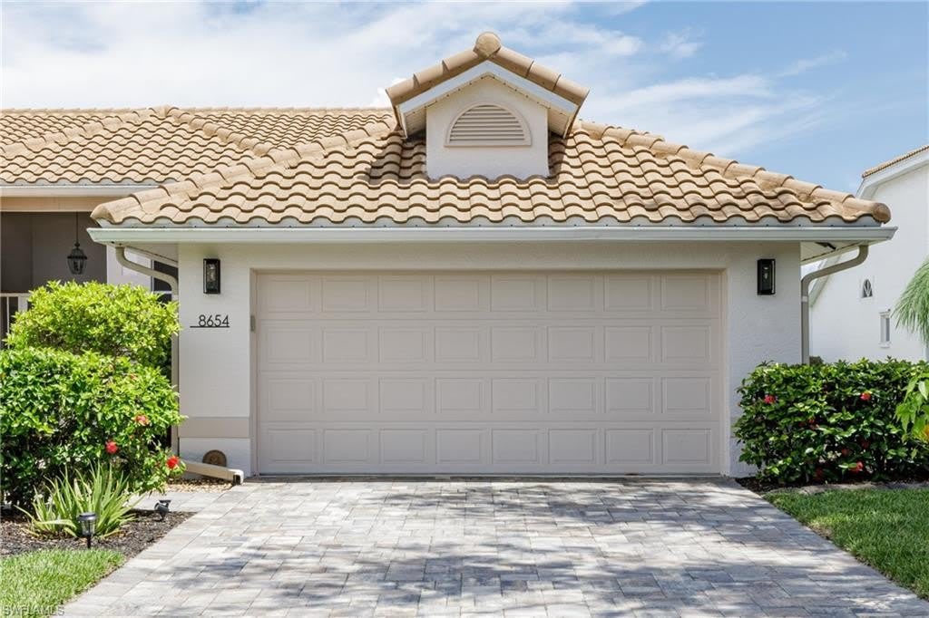 8654 Mustang Dr – photo 2