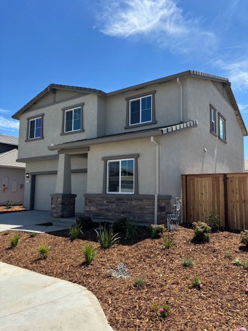 DR Horton Smart Home with 5 Bedrooms/ Bonus Loft/ Large Back Yard – photo 2