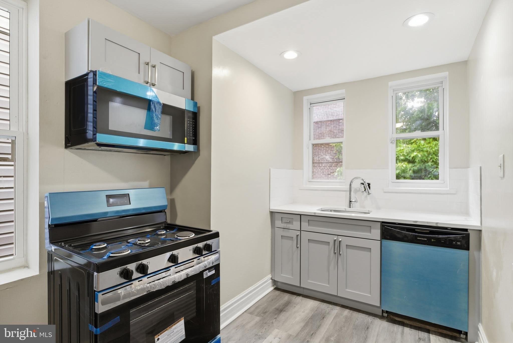 632 W CUMBERLAND Street – photo 3
