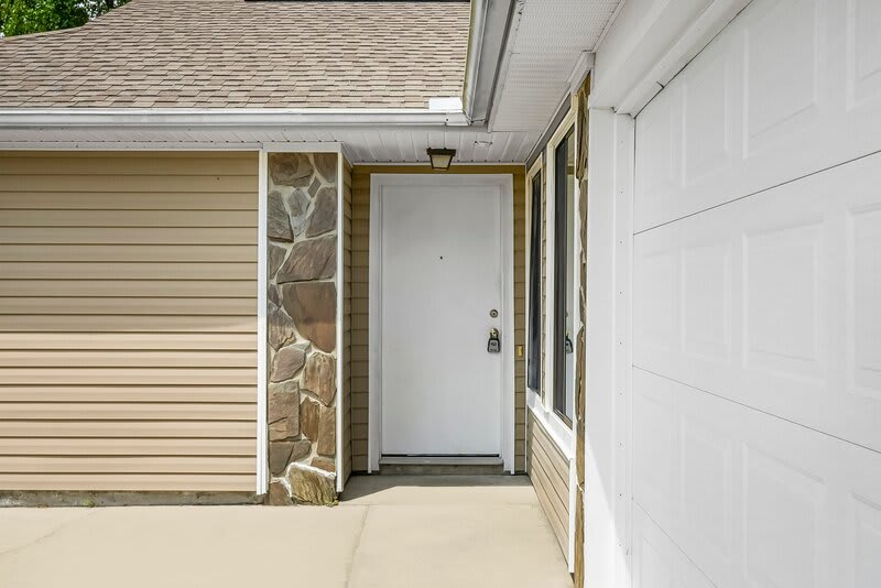 7750 Betty Louise Drive – photo 3