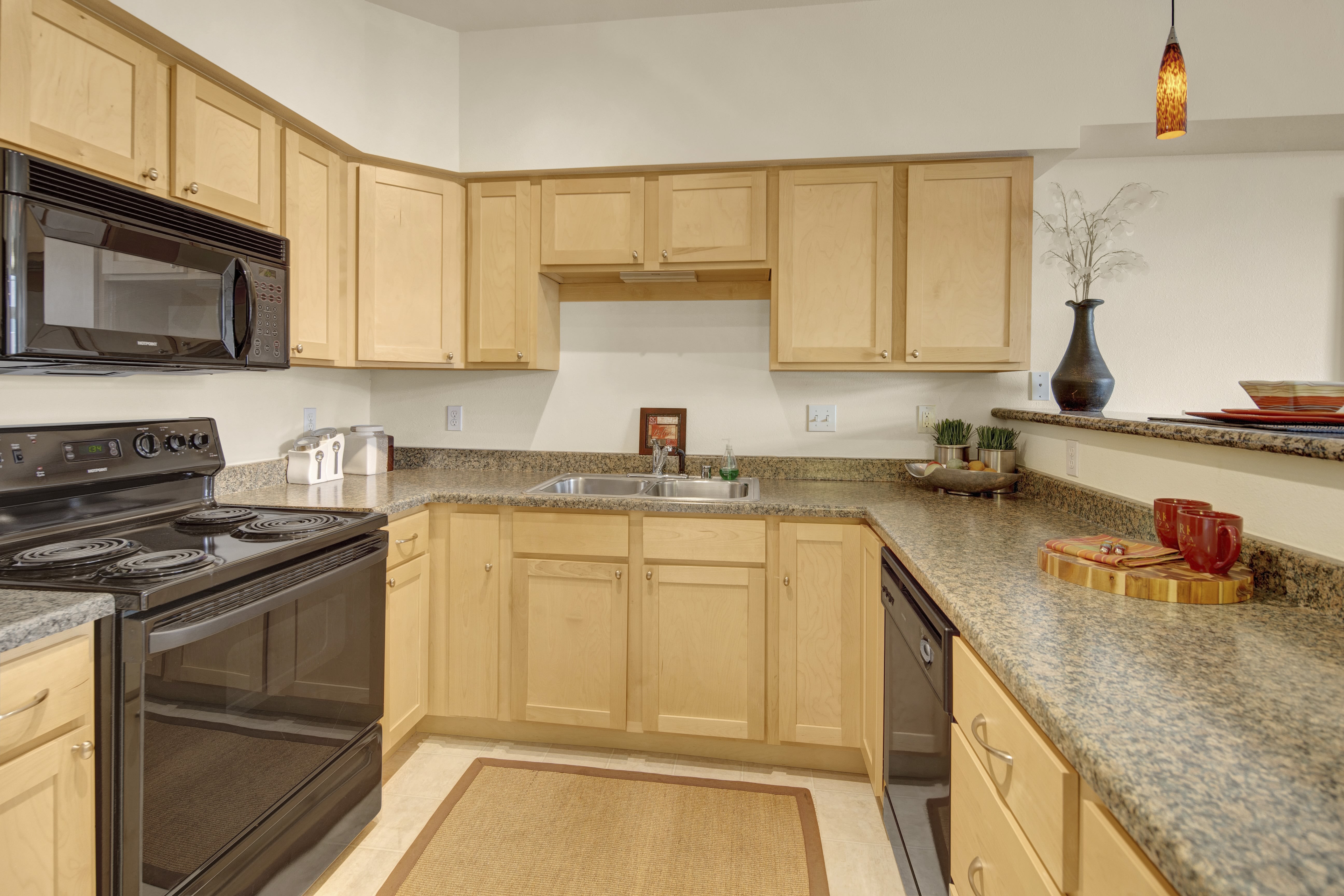 Park Plaza II Apartment Homes – photo 5