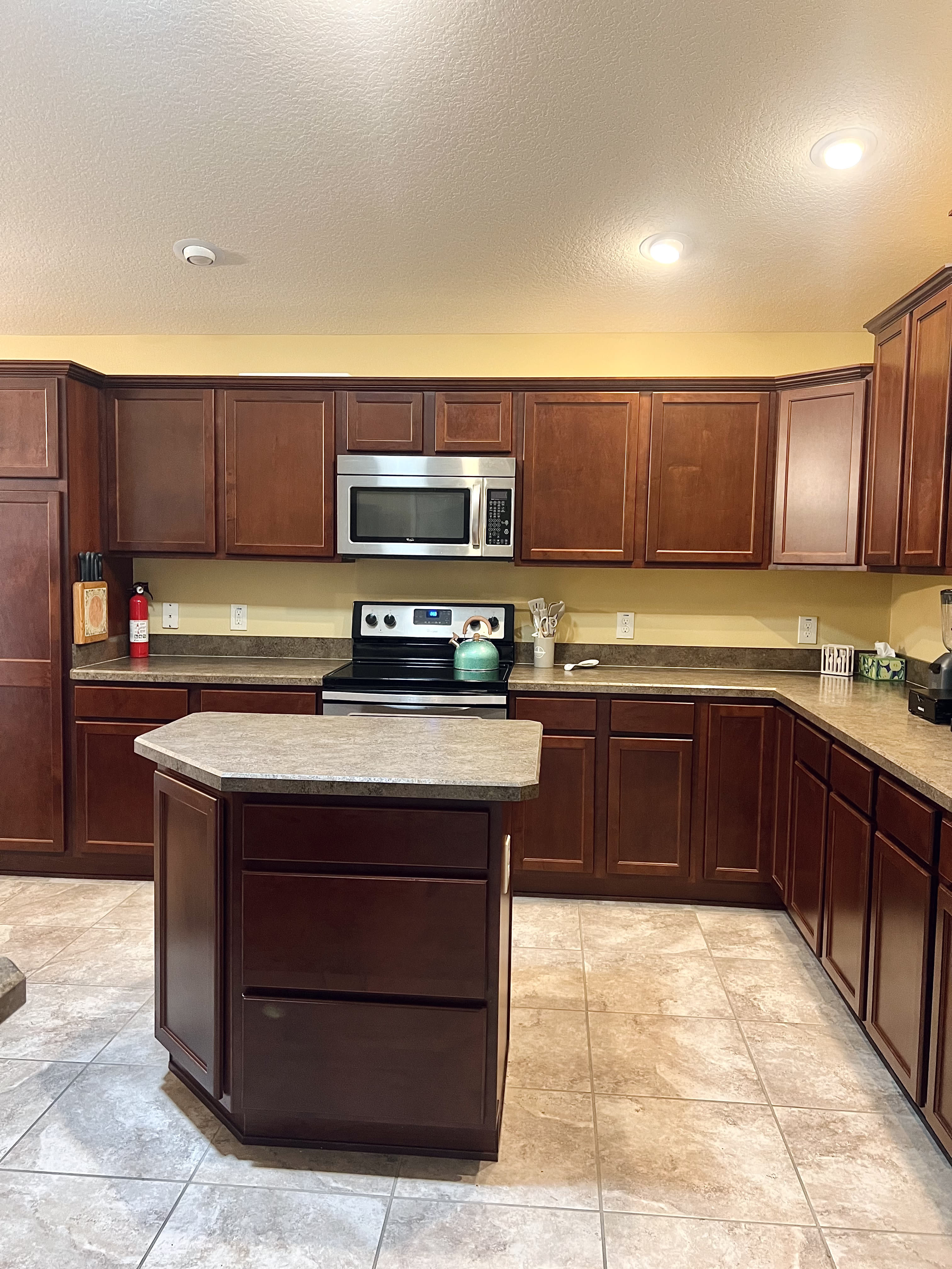 659 Reyes Ave – photo 5