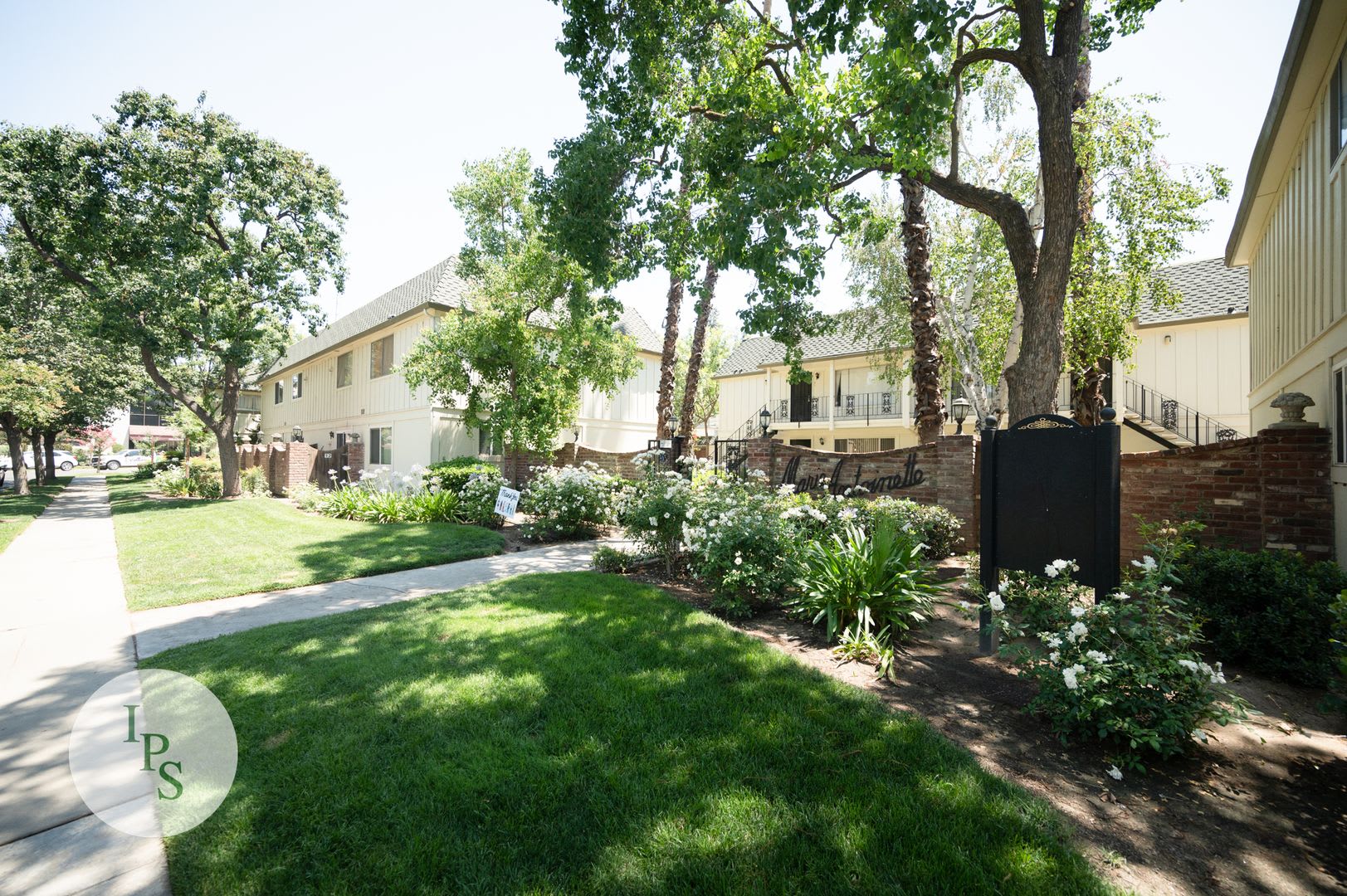 Move In By September 1St And Get The Rest Of August Free Fig Garden Townhome 2Br 1Ba Great Location Well Maintained Community – photo 2
