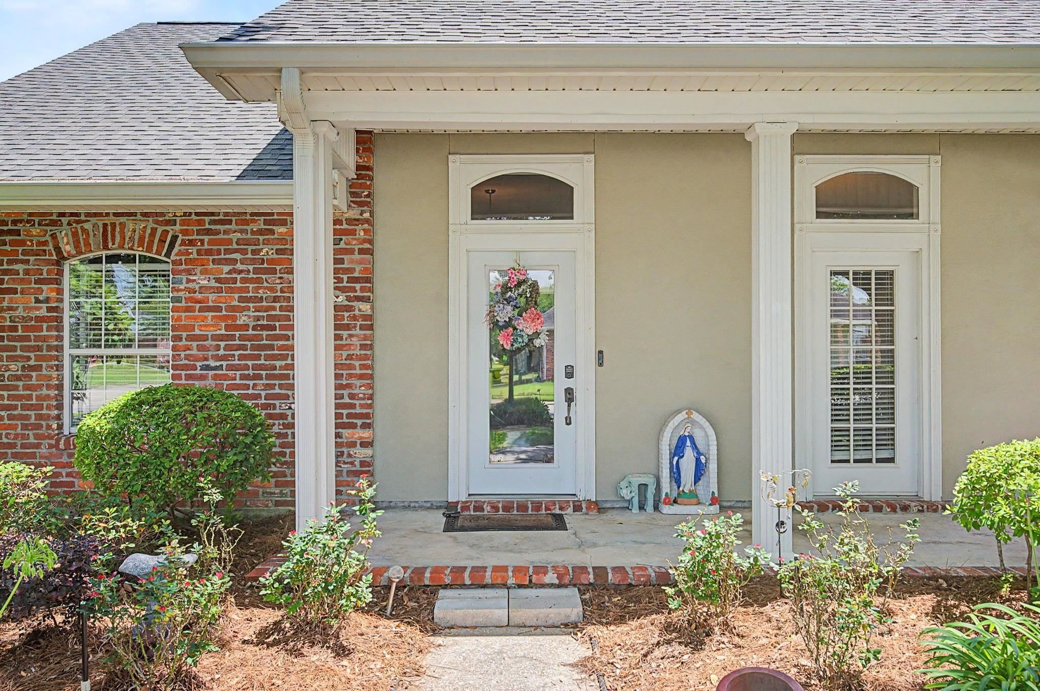 300 Cheyenne Dr – photo 2