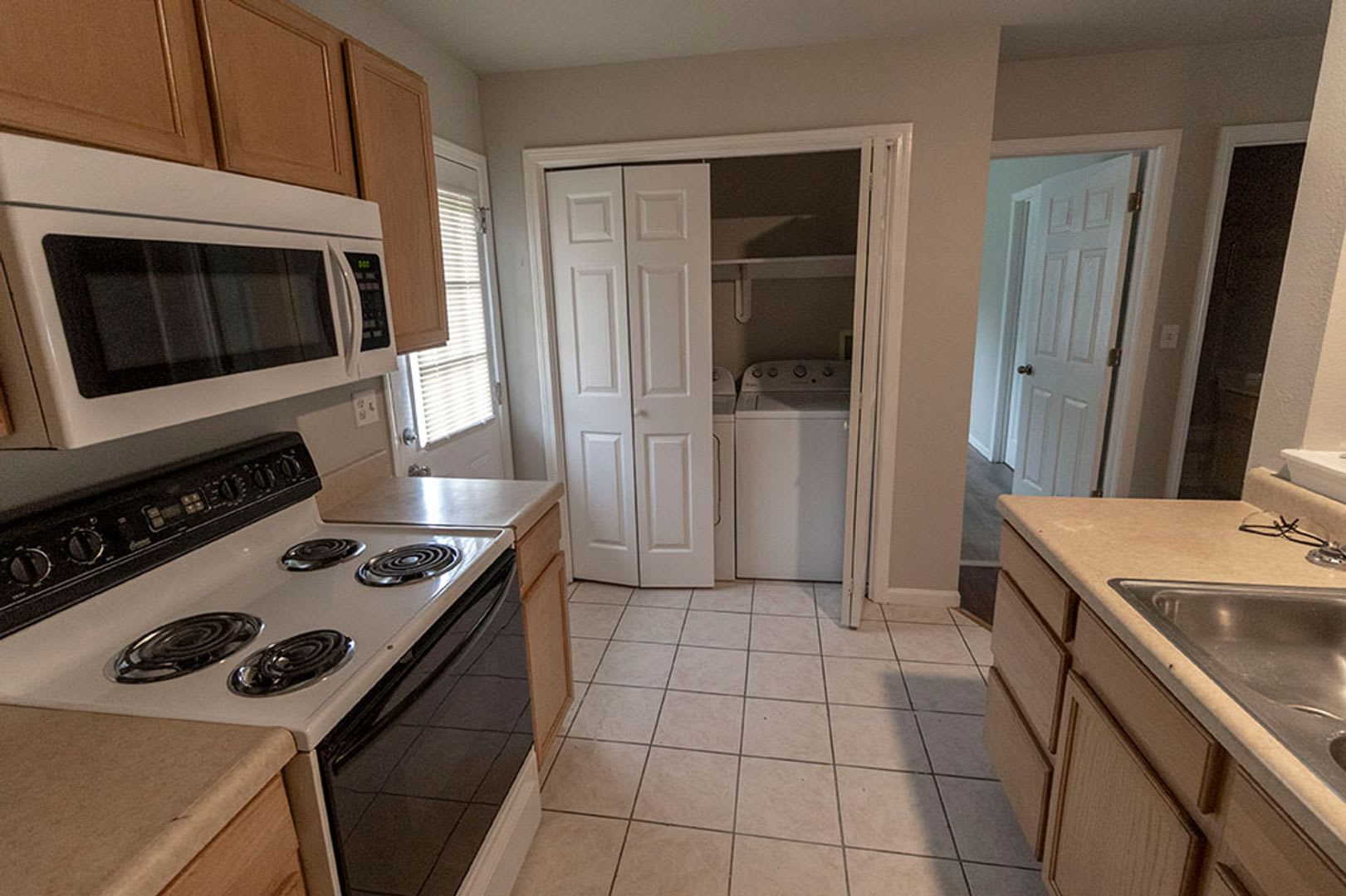 3 Bedroom Duplex! – photo 3