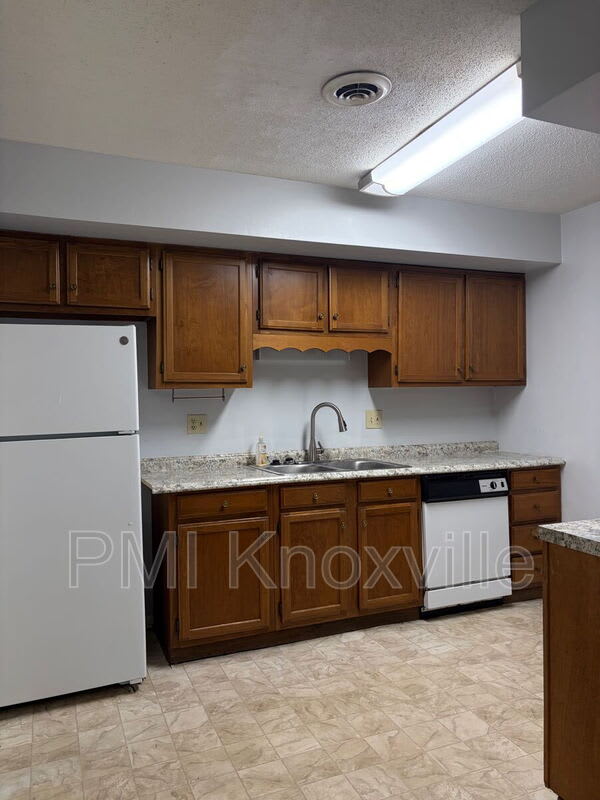 9120 Woodpark Ln – photo 4