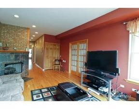 MUST SEE! BEAUTIFUL, 2 BED/2 BATH3rd FL LAUNDRY, GATED PARKING, FIREPLACE, LOCATED E. GARFIELD PARK! – photo 4