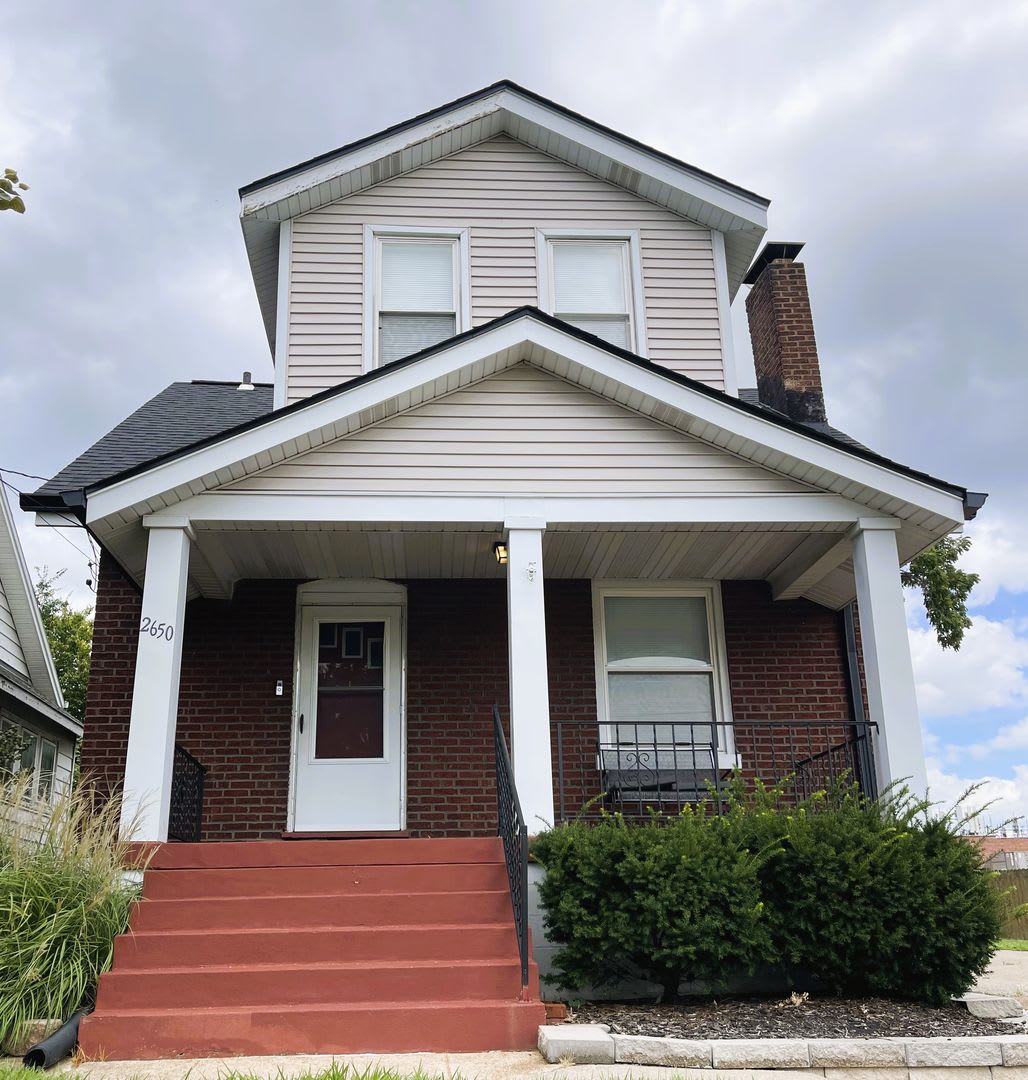 1870 New Listing Maplewood Single Family Home – photo 1