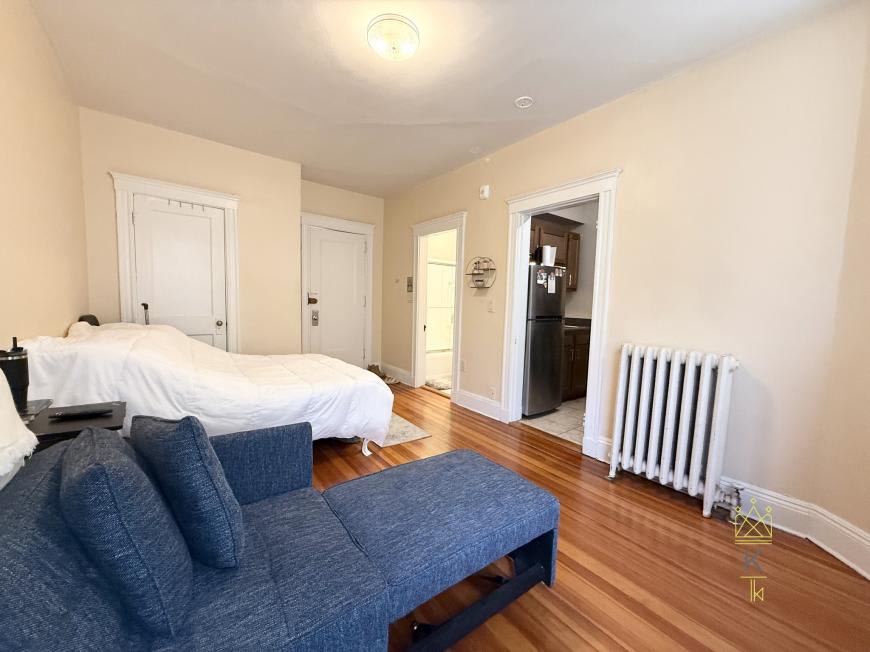 181 Winthrop Rd. – photo 3