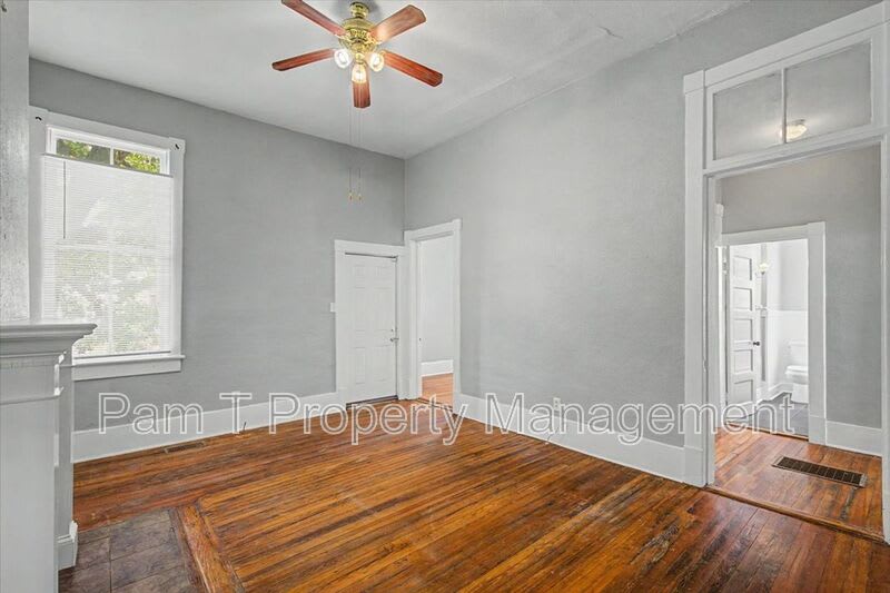 402 E Park Ave – photo 5