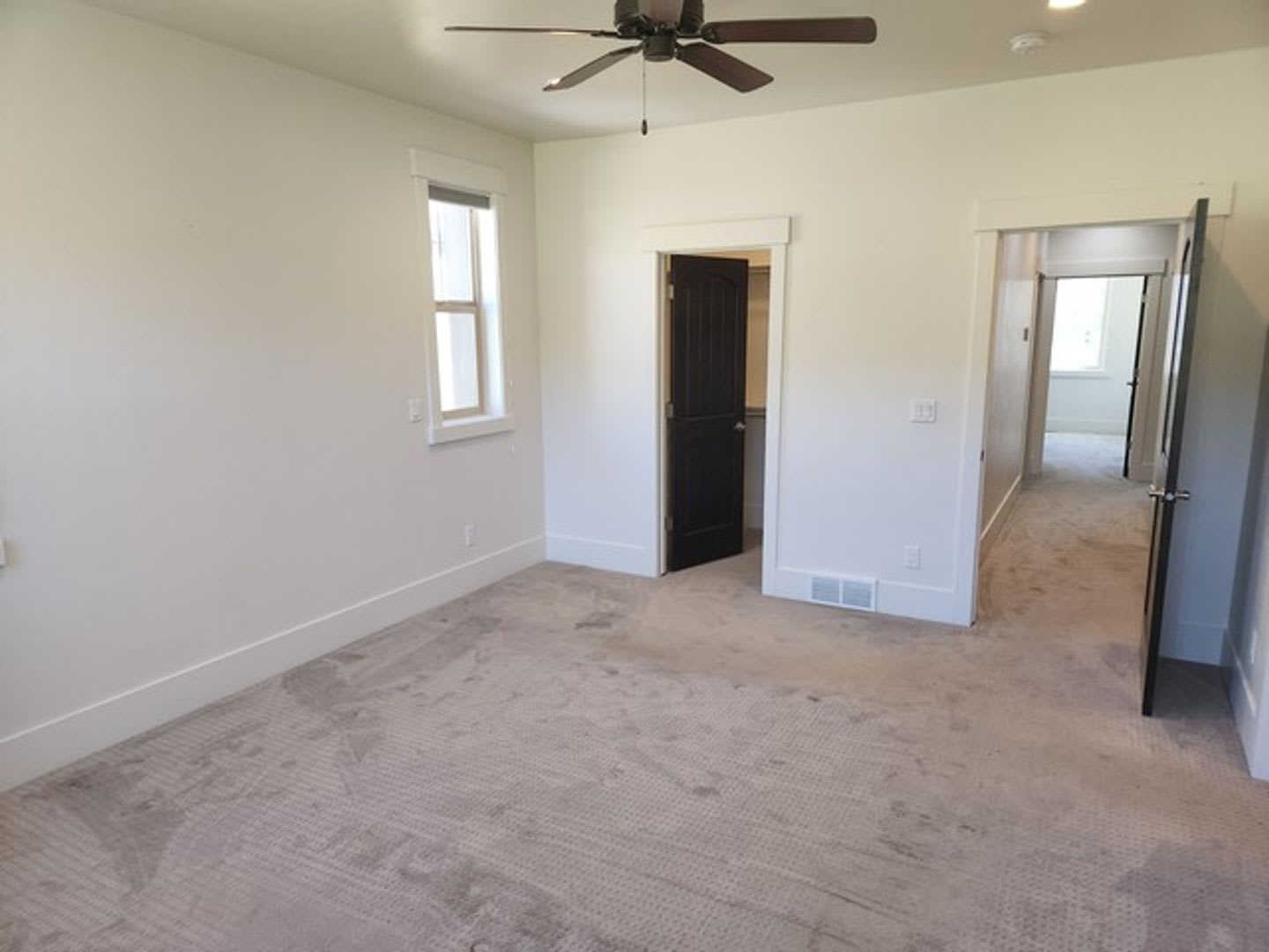Park’s Edge Townhome with Community Pool & Hot Tub – photo 5