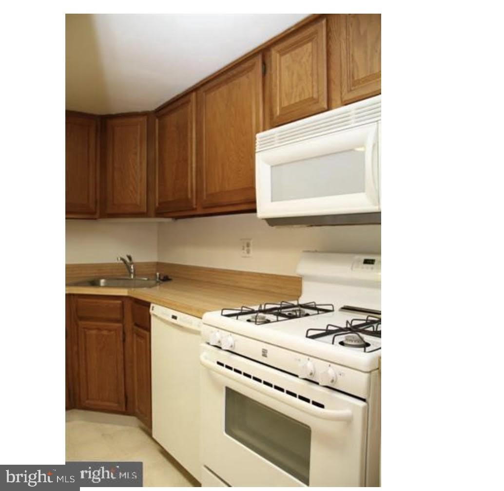 1441 NORTHGATE Square – photo 3