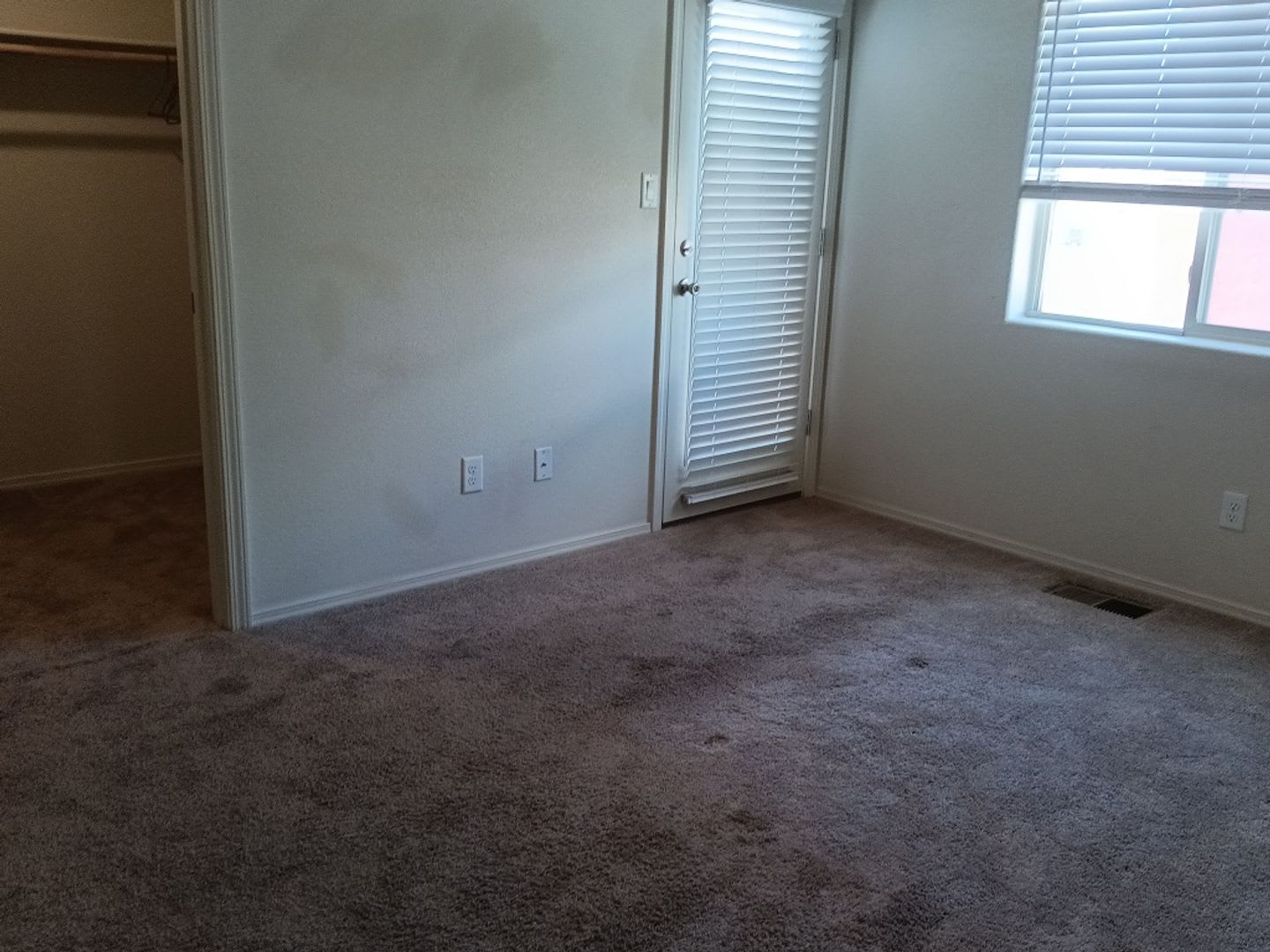 3 Bedroom, 2.5 Bathroom Home! Schedule a Showing! – photo 5