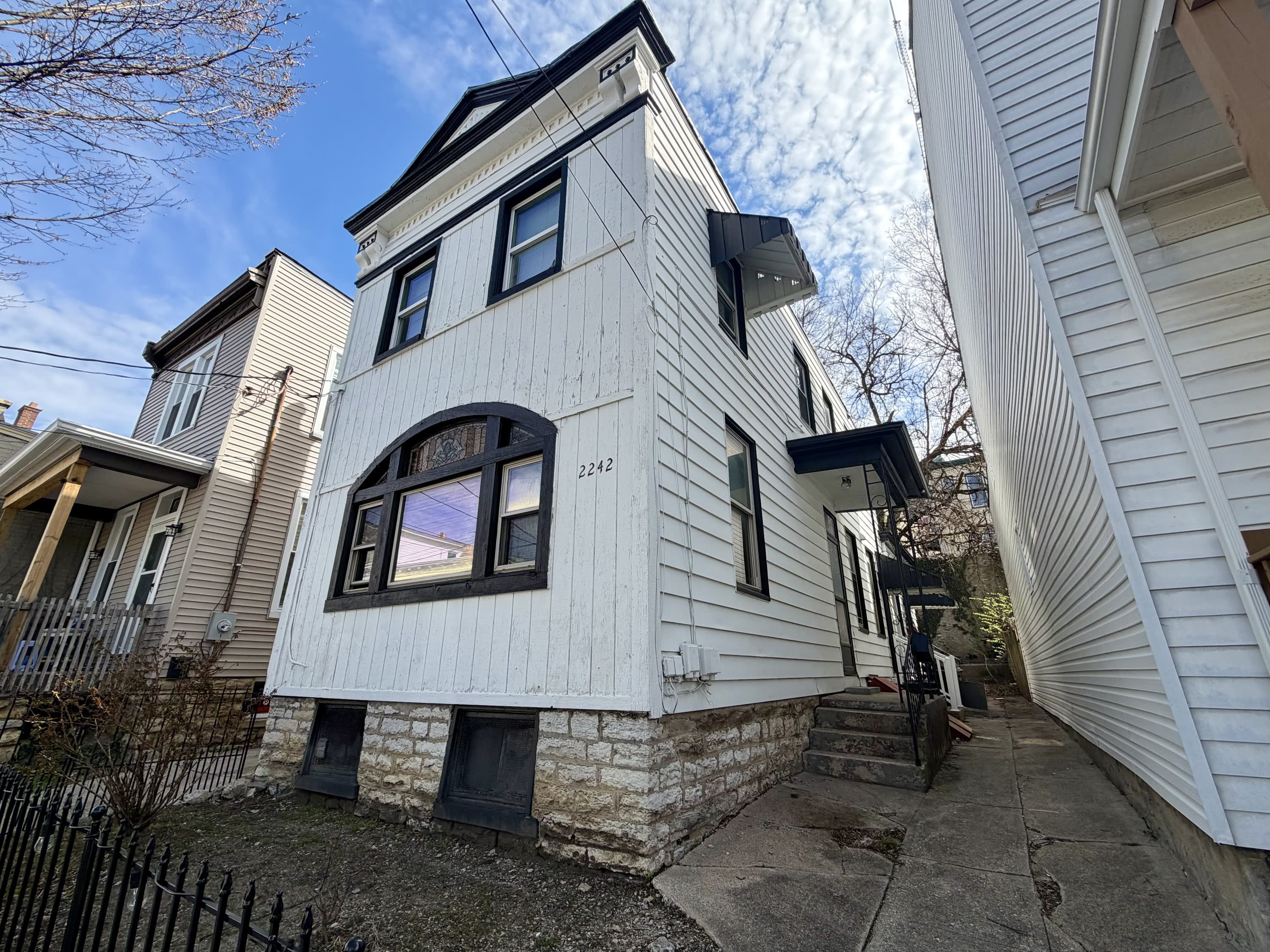 2242 Victor Street – photo 2