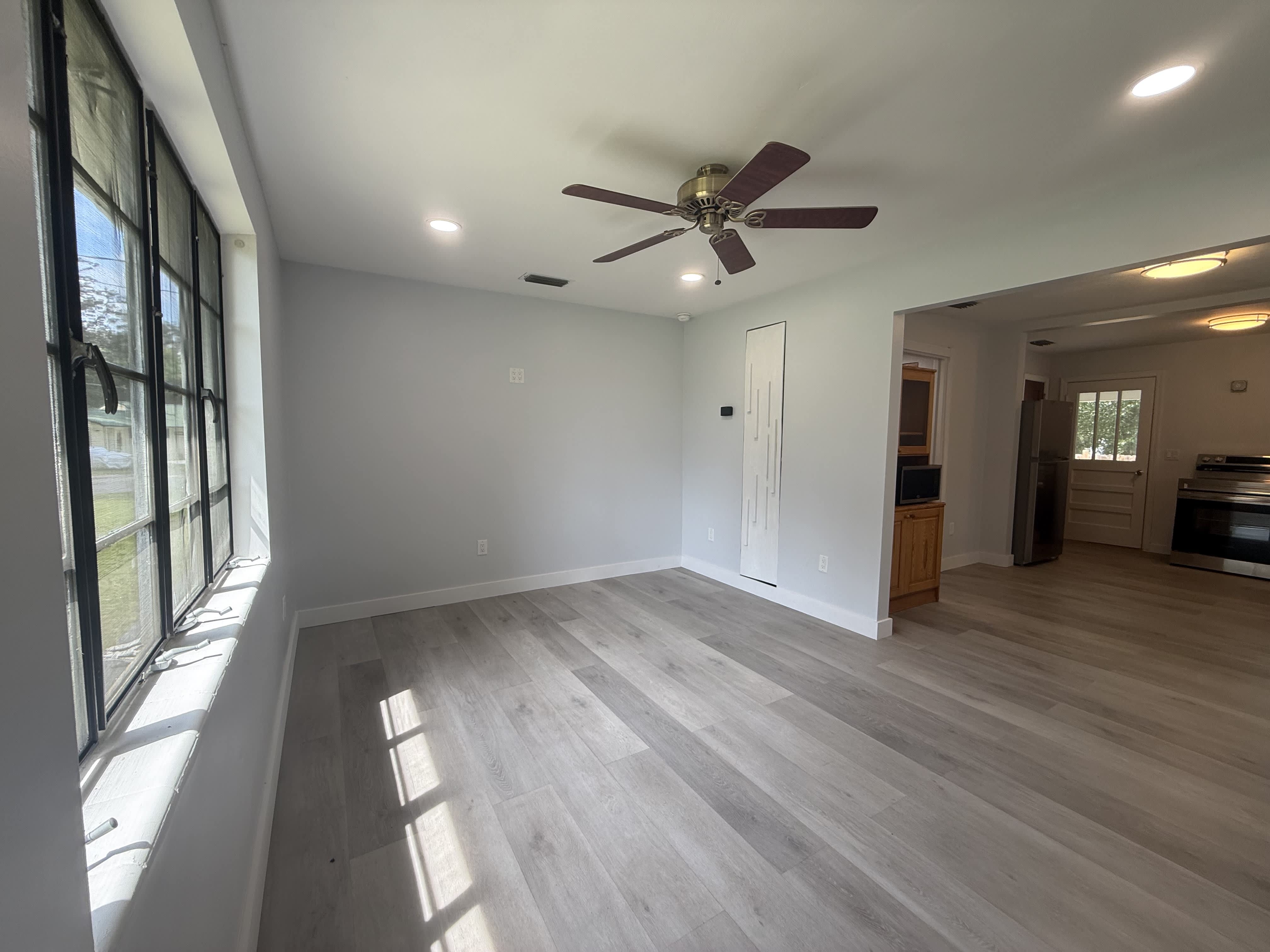1535 Ne 8th St – photo 2