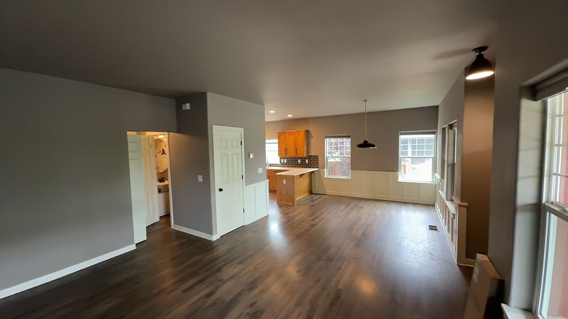 MOVE IN SPECIAL! 1/2 Off First Months Rent. 3 Bedroom / 2.5 Bathroom in NE Bend OR – photo 4