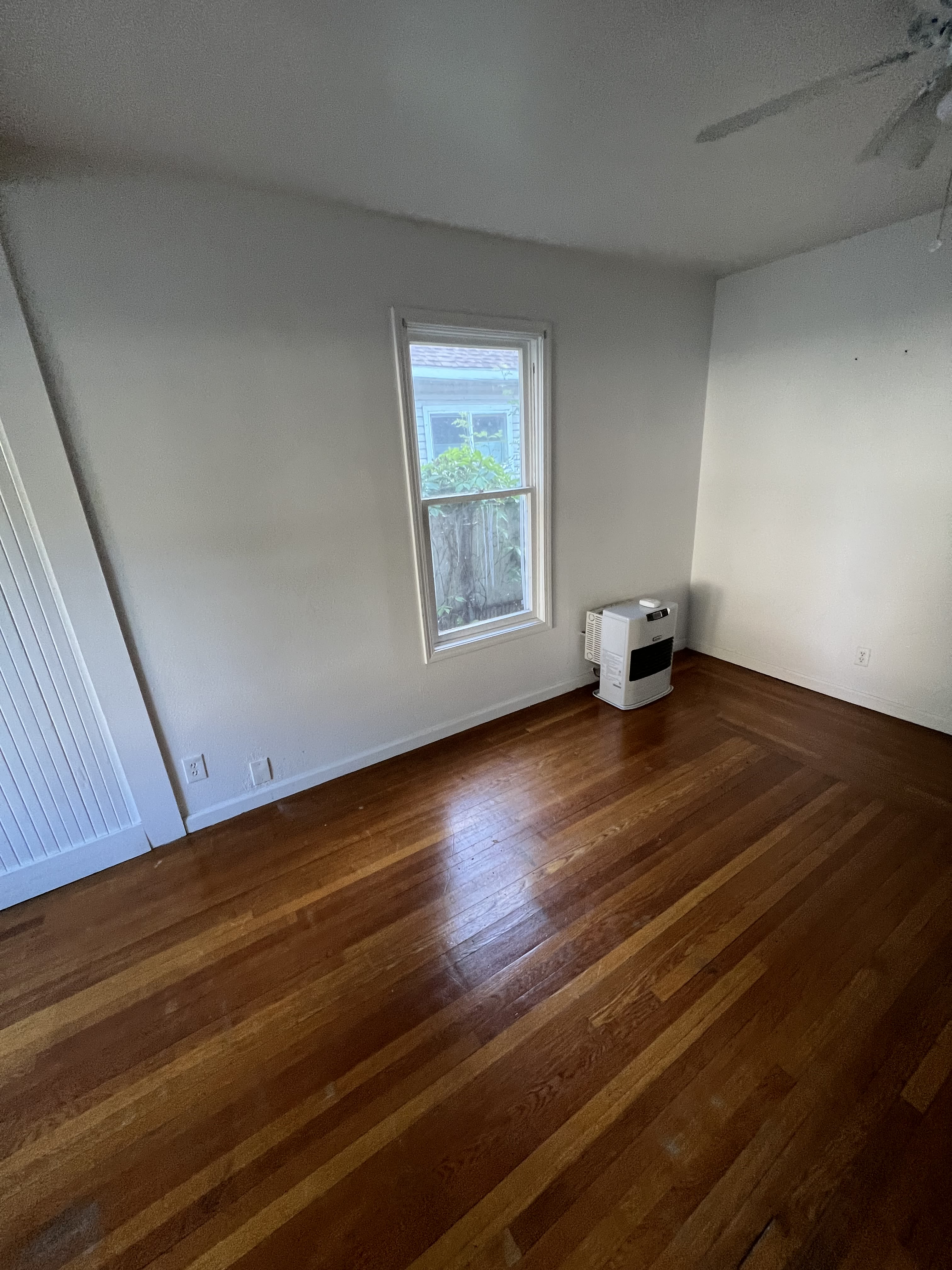 6116 Dunsmuir Ave – photo 3