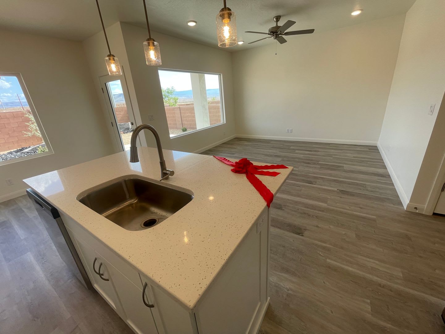 FOUR BEDROOM!!! White Trails Home!!! – photo 5