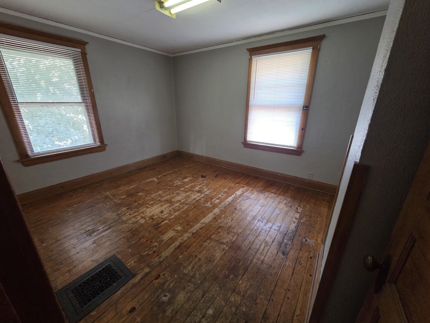204 W Locust Street – photo 5